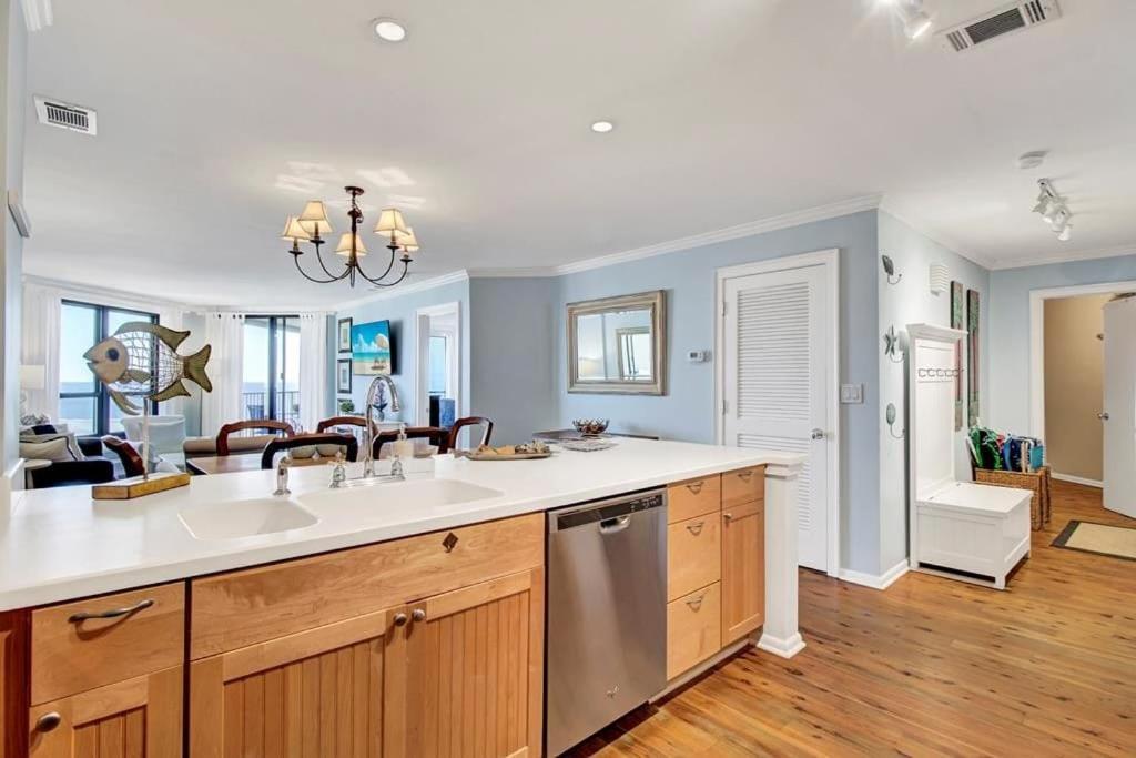 The Crows Nest By Avantstay Ocean Front W Community Pool Access Apartment Isle of Palms