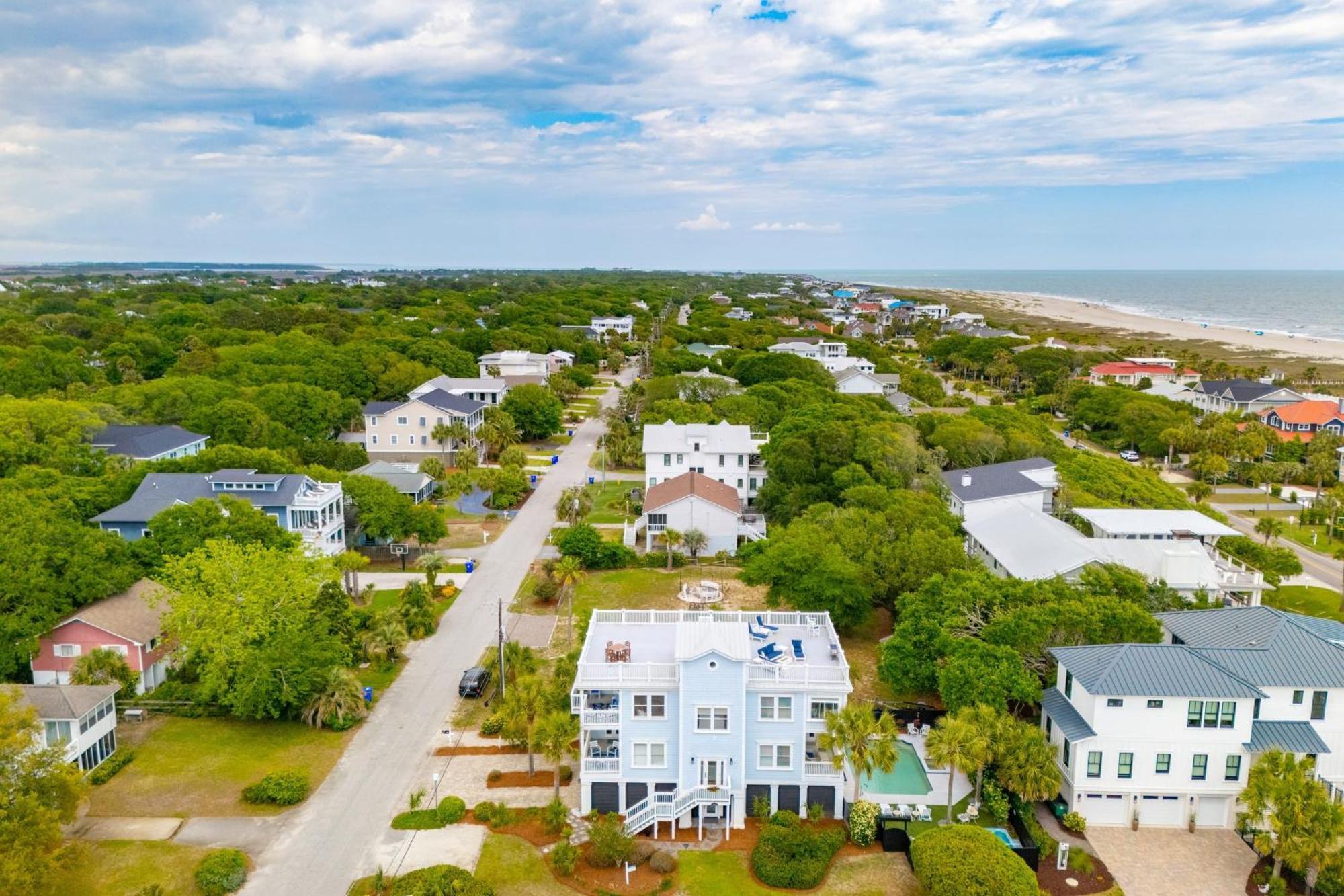 3800 Cameron Avantstay Pool Ocean Views Deck Holiday home Isle of Palms