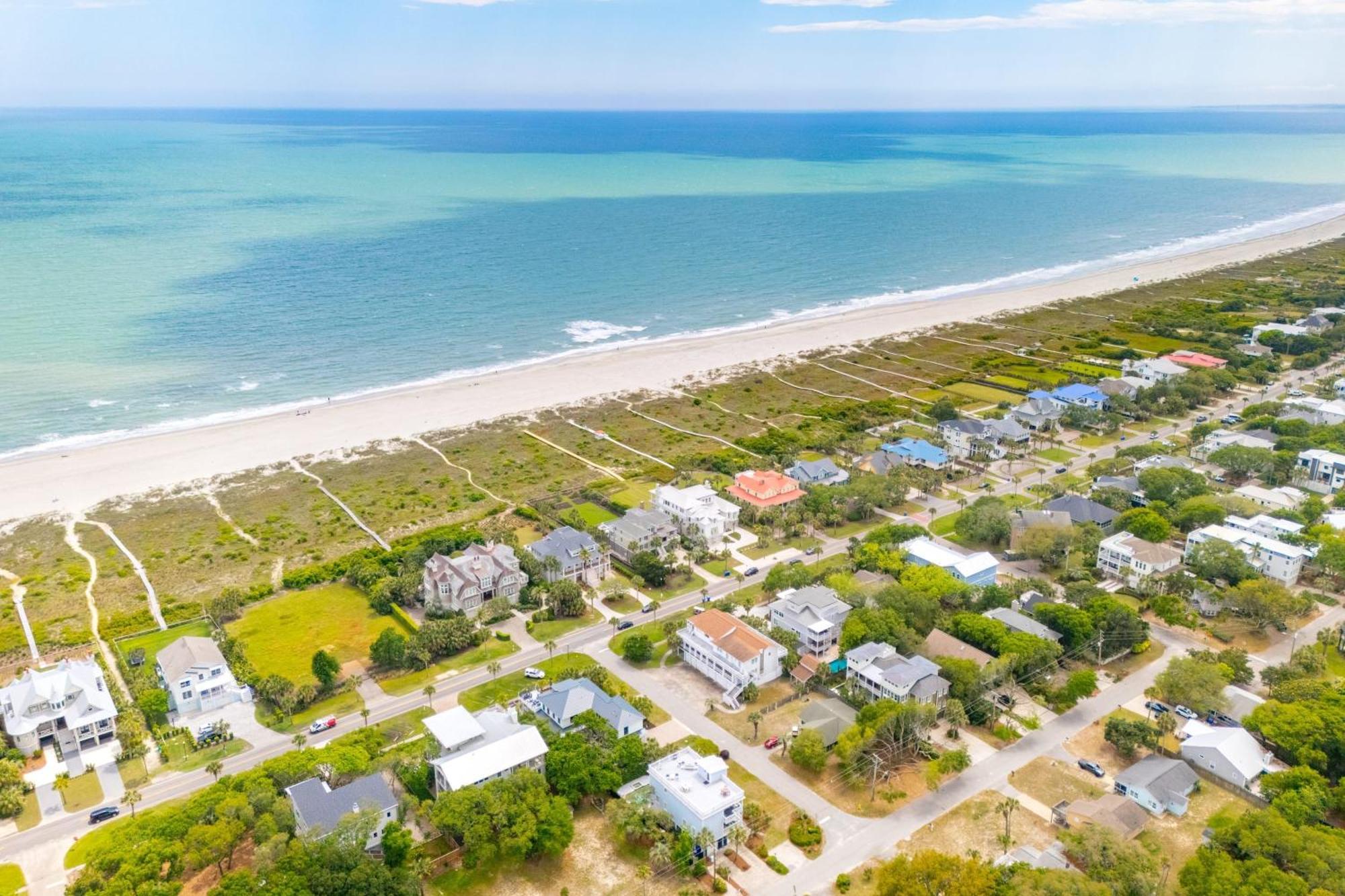 3800 Cameron Avantstay Pool Ocean Views Deck Isle of Palms