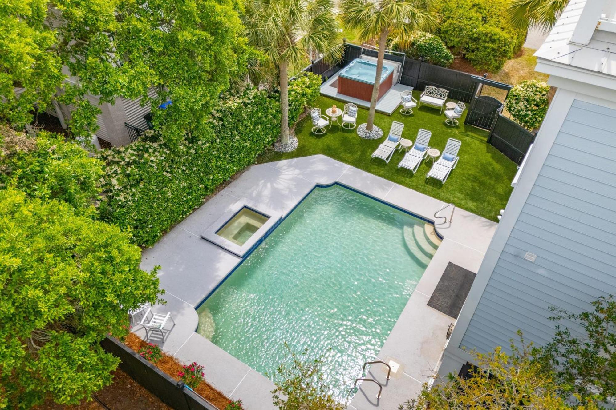 3800 Cameron Avantstay Pool Ocean Views Deck Holiday home Isle of Palms