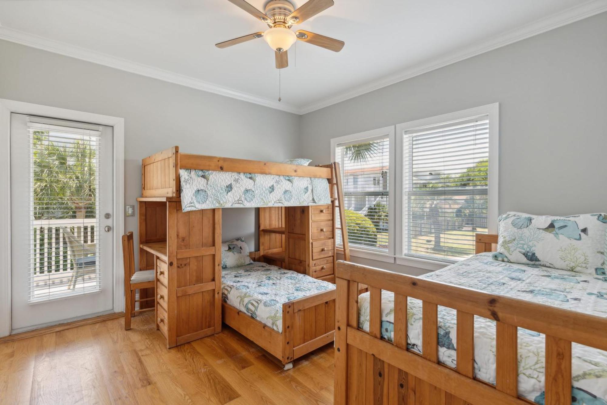 3800 Cameron Avantstay Pool Ocean Views Deck Holiday home Isle of Palms