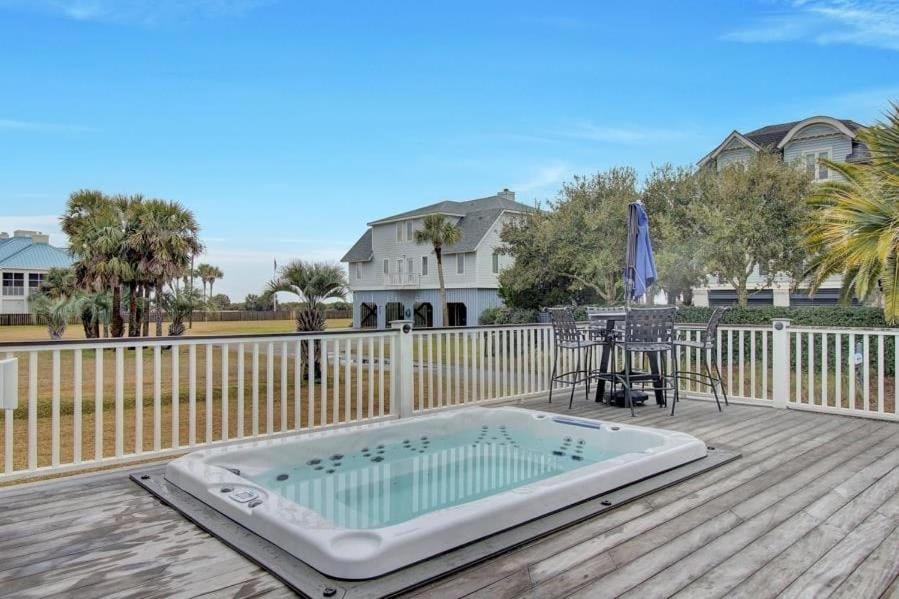 Holiday home Me By Avantstay Pool Views Deck Isle of Palms