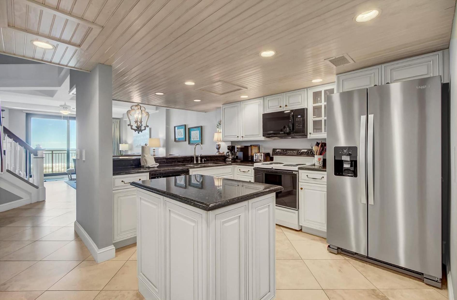 Holiday home 407 A Shipwatch By Avantstay Front W Ocean Views Isle of Palms