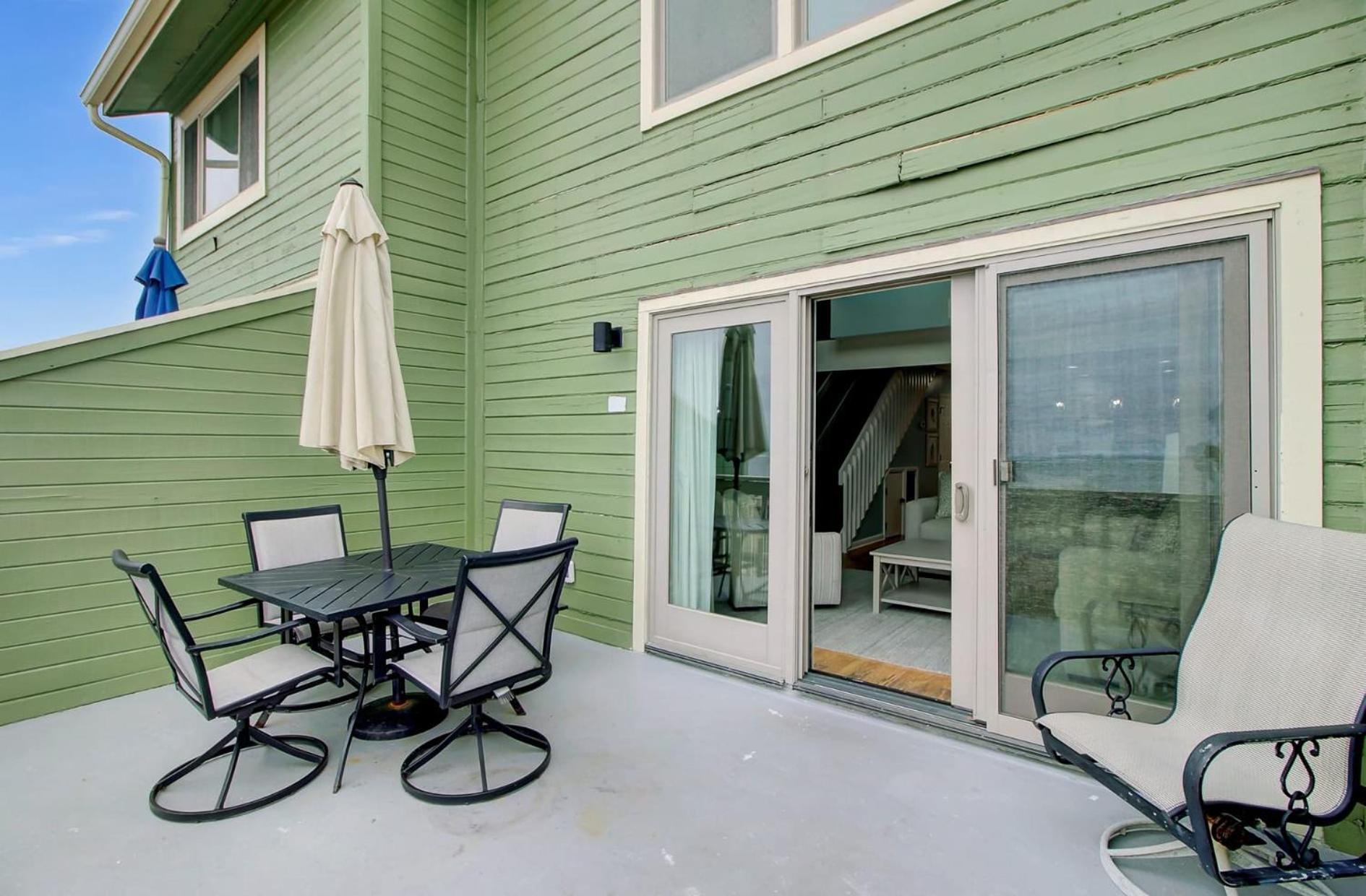 A Finer View By Avantstay Ocean Views Beachfront Living Shared Pool Apartment