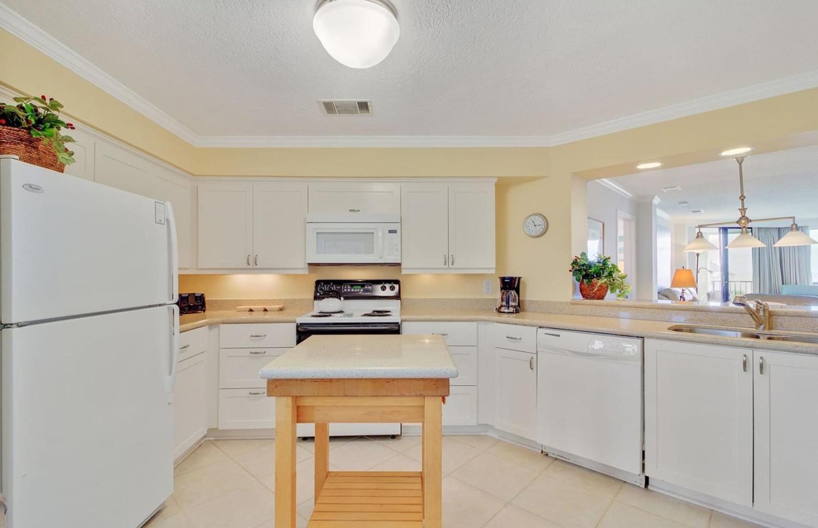 Apartment 311 Summerhouse By Avantstay Views Access To Community Pool *