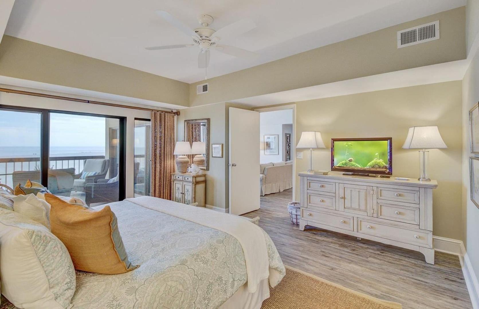 Waters Lure Avantstay Oceanfront Shared Pool Ocean Views Apartment Isle of Palms