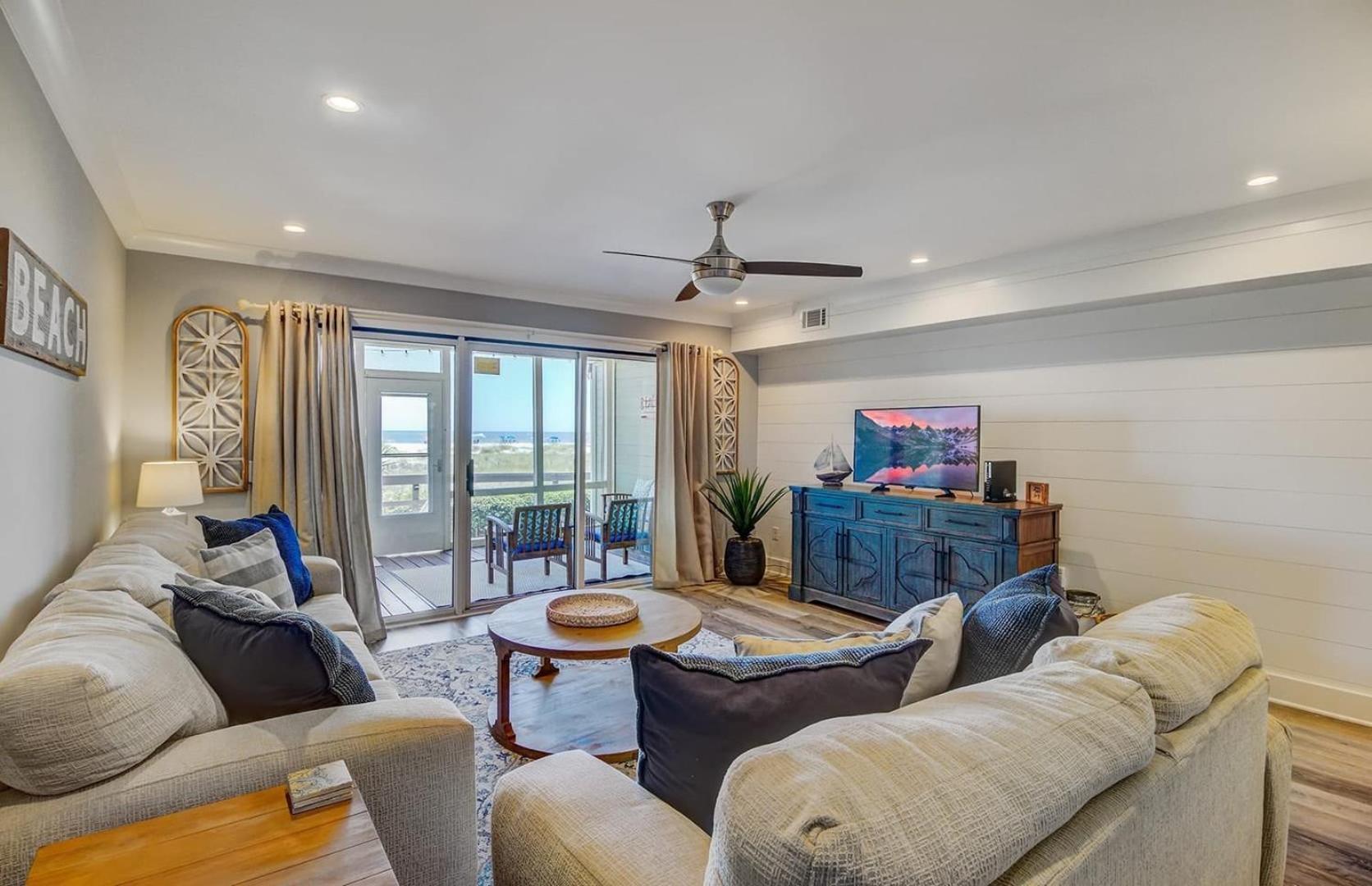 Holiday home Coastal Retreat By Avantstay Direct Access Views Communal Pool Isle of Palms