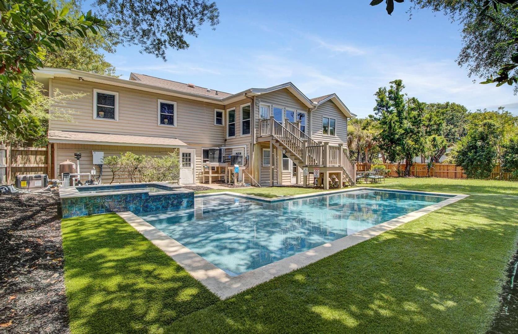Holiday home 11 43rd Avenue By Avantstay Pool Close To Isle of Palms