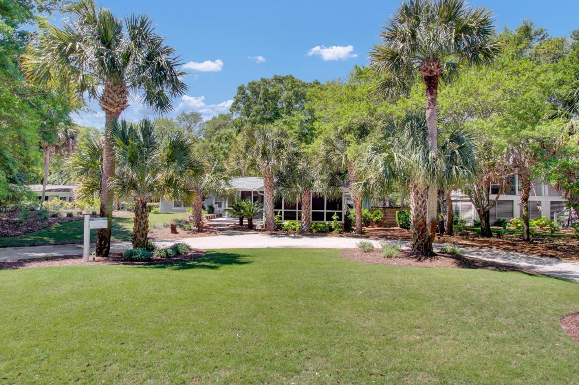 Holiday home 29 24th Avenue By Avantstay Easy Access Isle of Palms