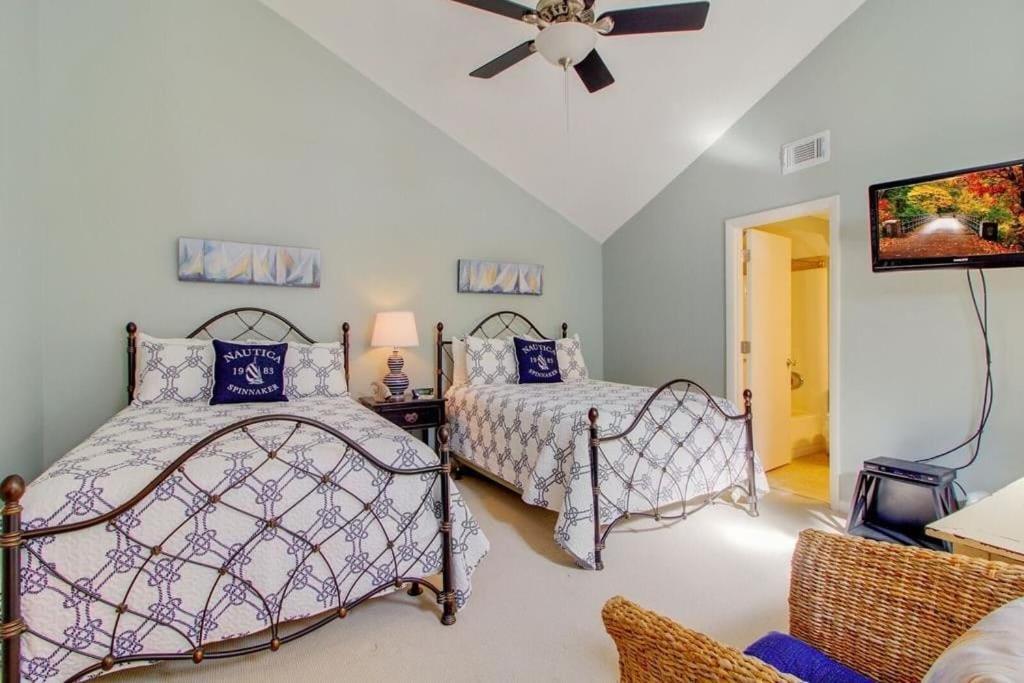 Apartment 512 Seascape By Avantstay Oceanfront On The Beach Community Pool Access Isle of Palms