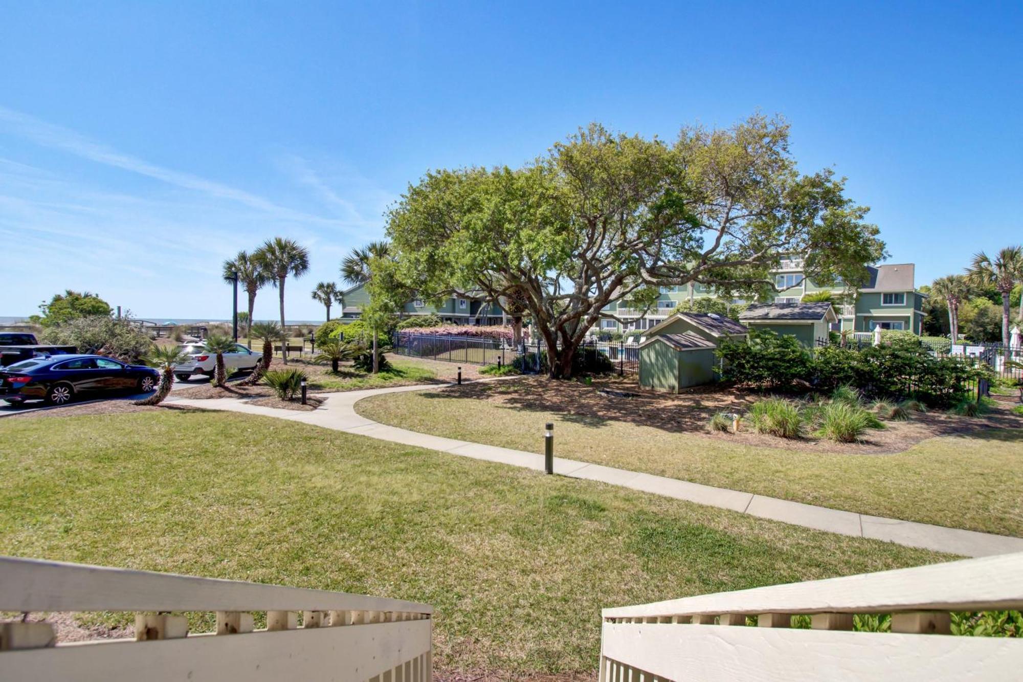 3c Mariners Walk By Avantstay Pool Access Enclosed Porch Holiday home Isle of Palms