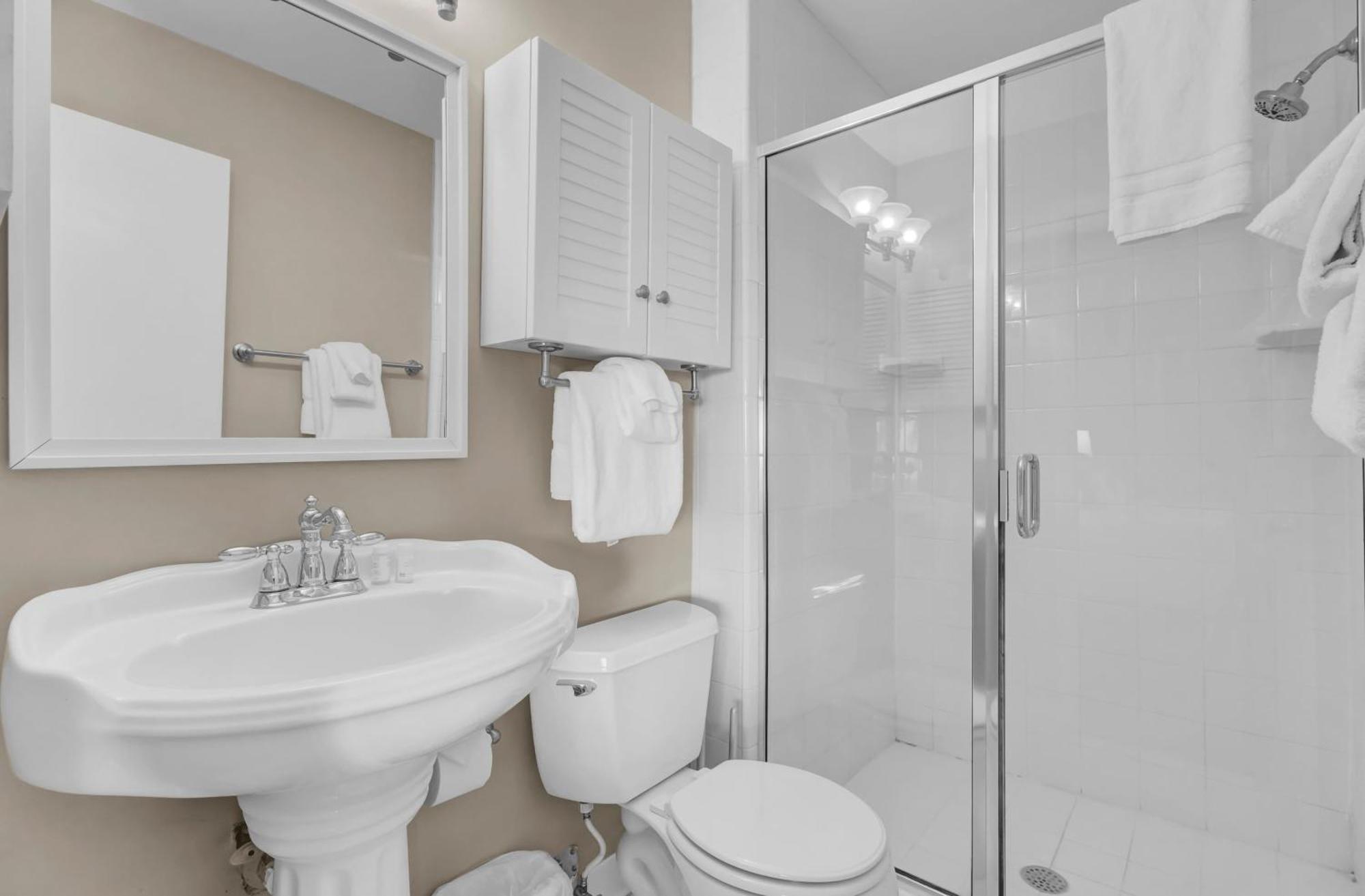 Holiday home 3c Mariners Walk By Avantstay Pool Access Enclosed Porch Isle of Palms