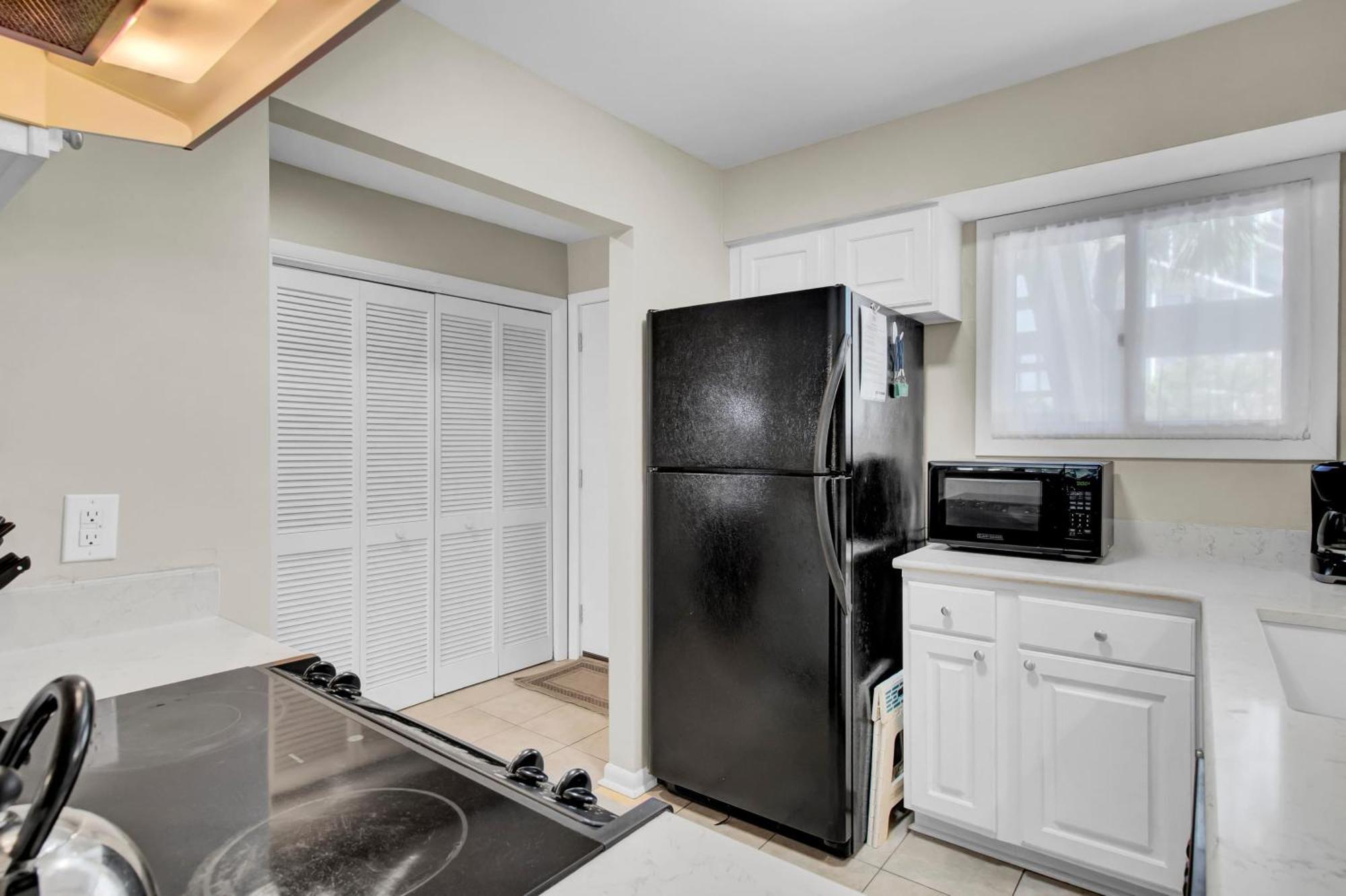 Holiday home 3c Mariners Walk By Avantstay Pool Access Enclosed Porch Isle of Palms