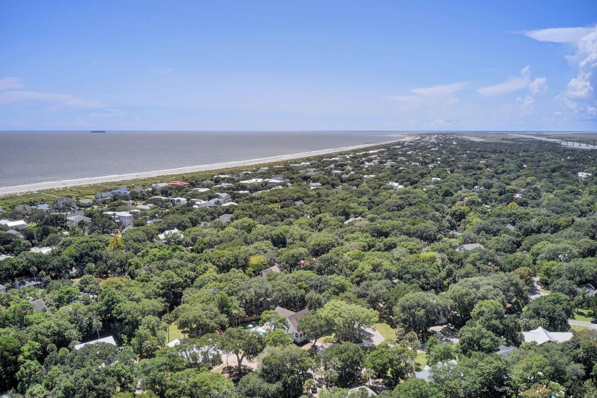 Southern Oasis By Avantstay 0.5mi Walk To The Pool Patio Large Yard Holiday home