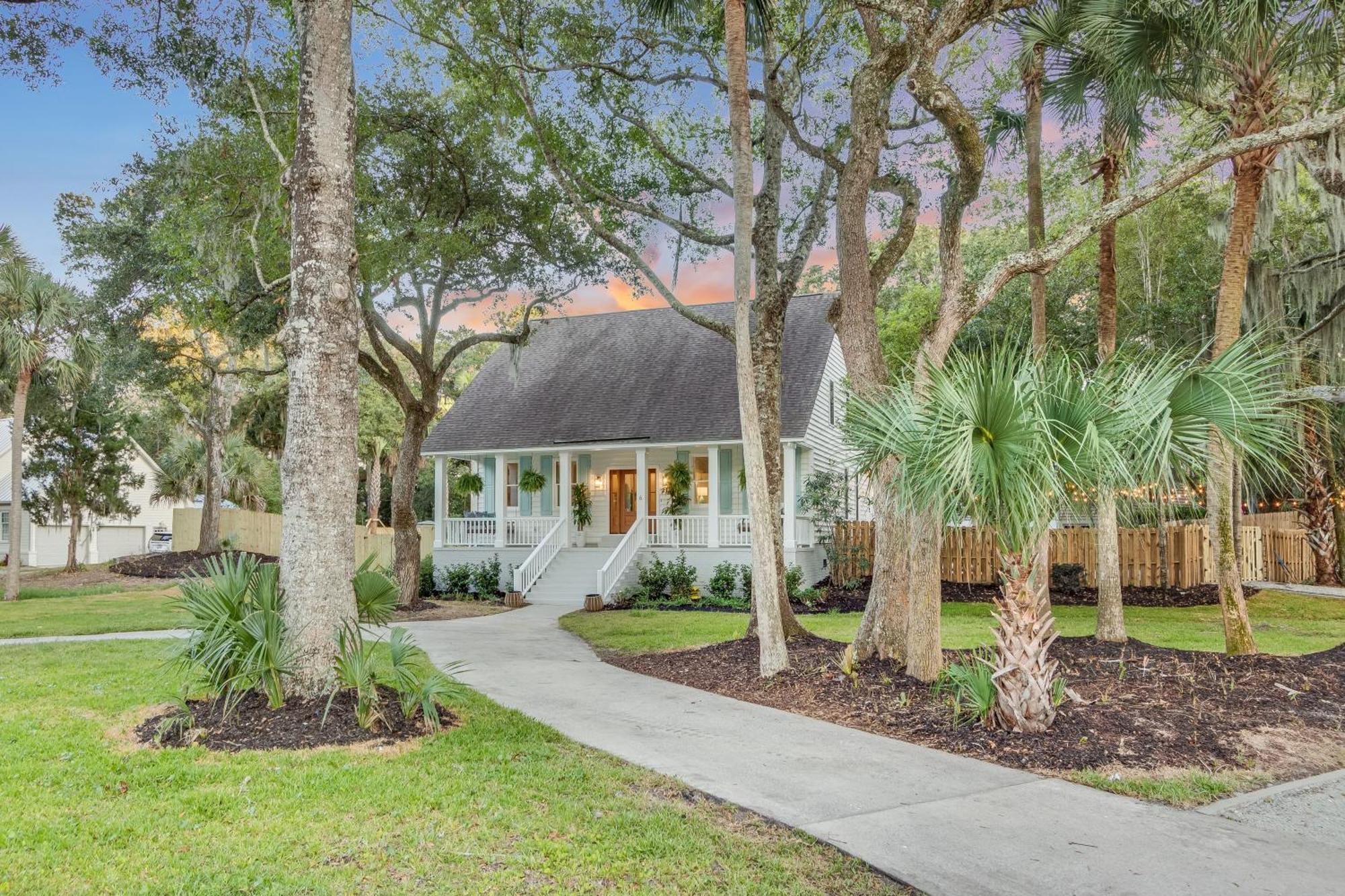 Southern Oasis By Avantstay 0.5mi Walk To The Pool Patio Large Yard * Isle of Palms