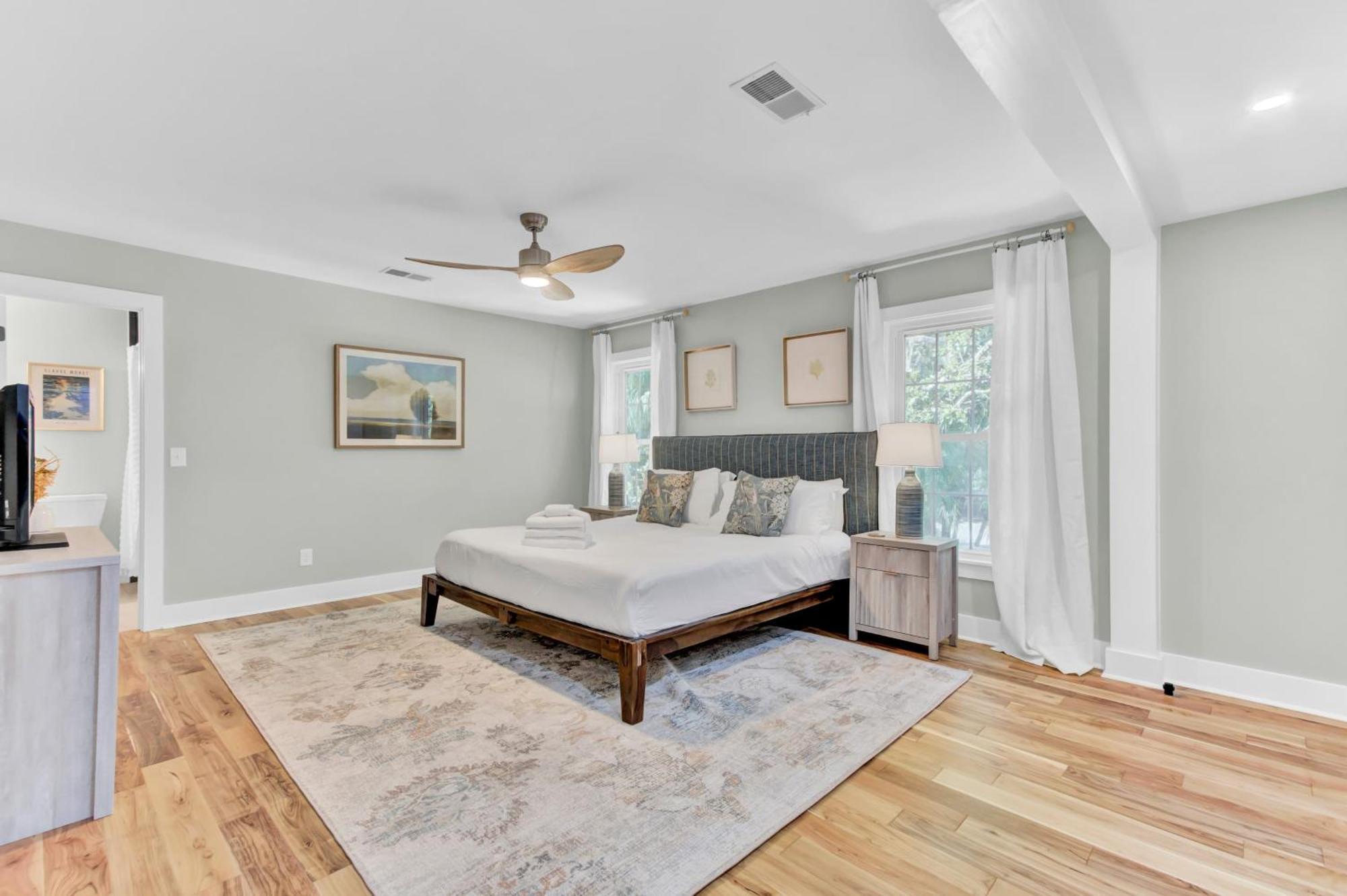 Southern Oasis By Avantstay 0.5mi Walk To The Pool Patio Large Yard *