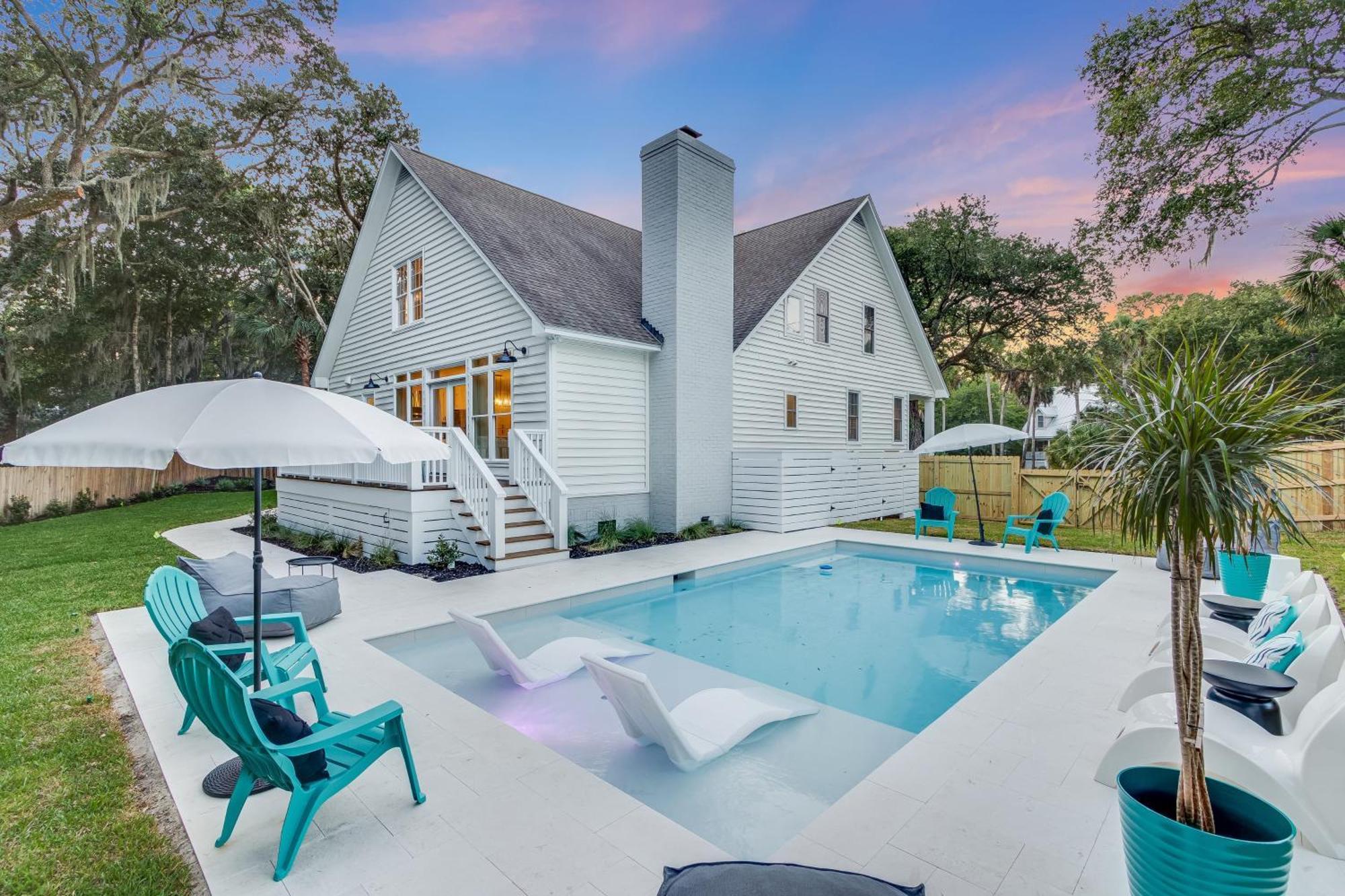 Southern Oasis By Avantstay 0.5mi Walk To The Pool Patio Large Yard