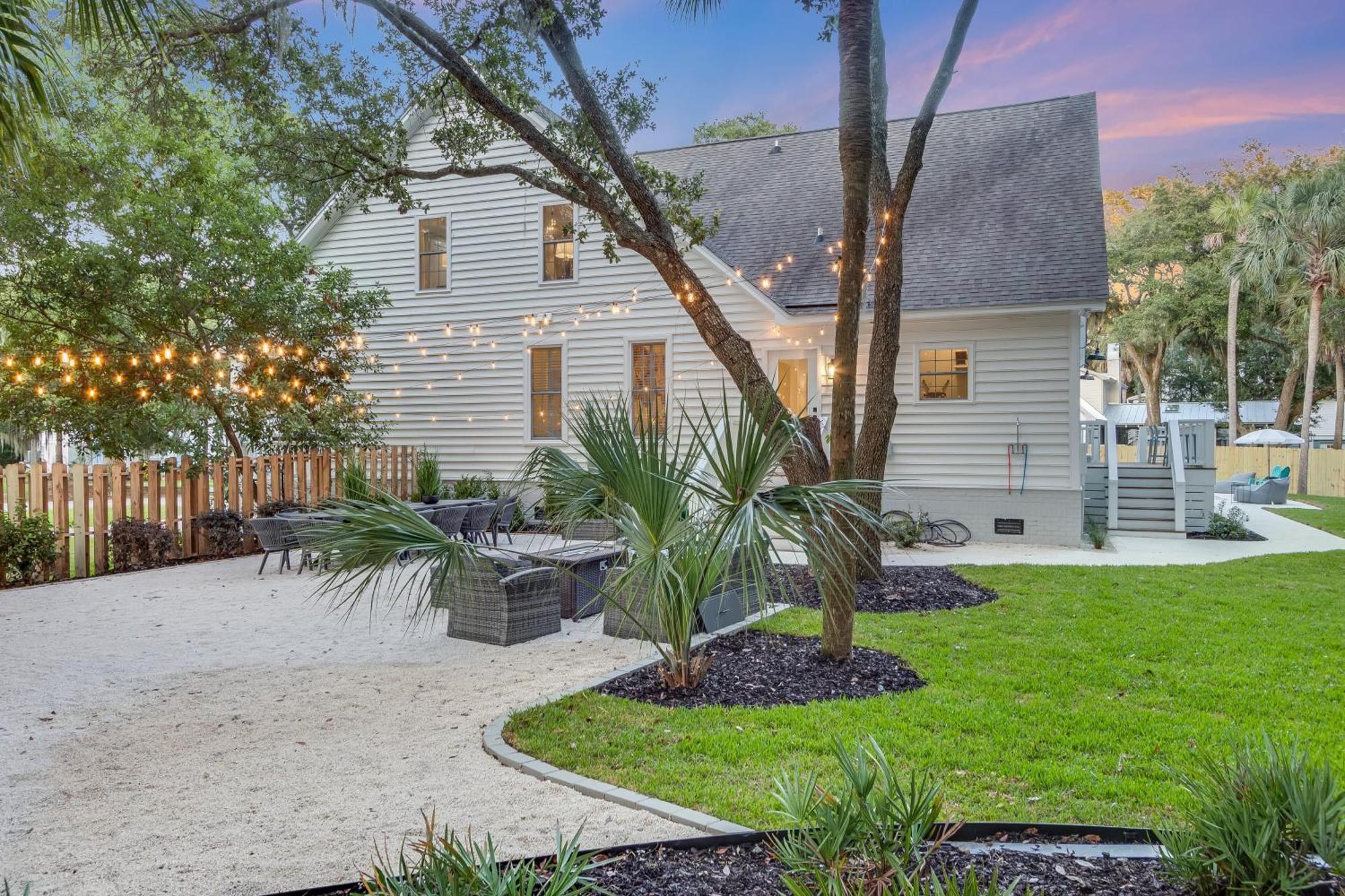 Southern Oasis By Avantstay 0.5mi Walk To The Pool Patio Large Yard Holiday home Isle of Palms