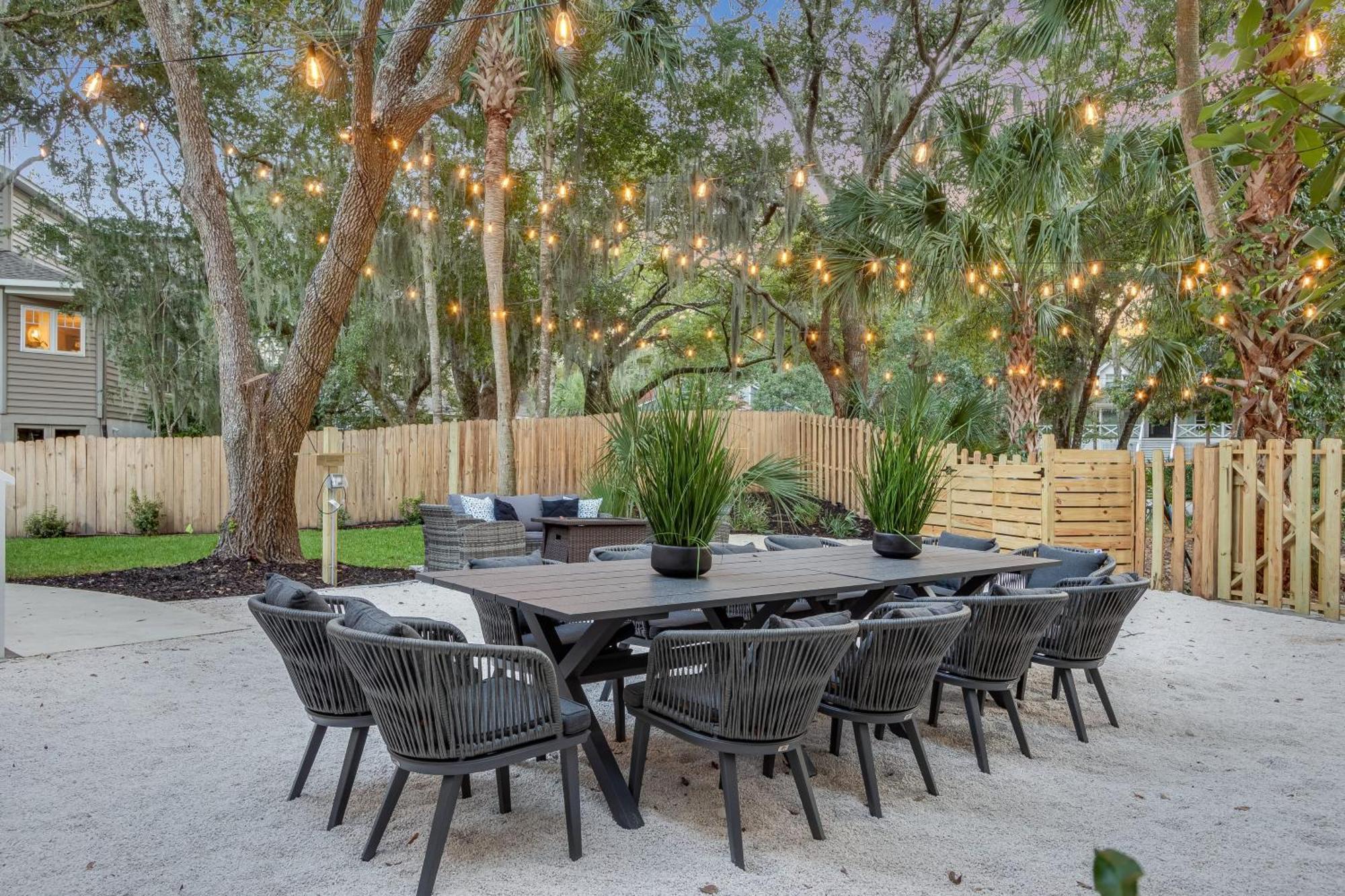 Holiday home Southern Oasis By Avantstay 0.5mi Walk To The Pool Patio Large Yard
