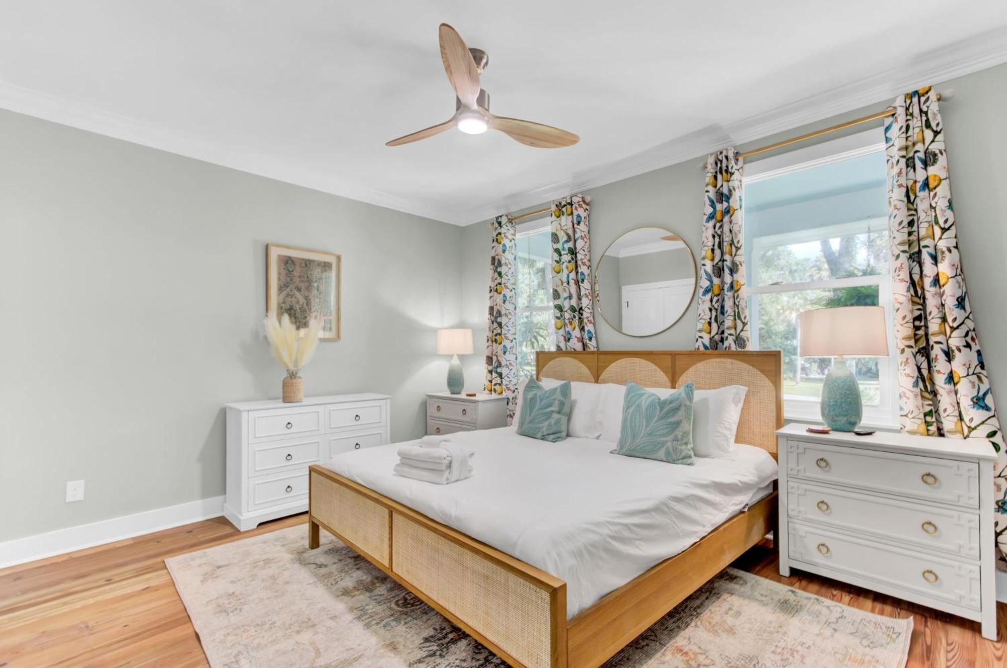 Southern Oasis By Avantstay 0.5mi Walk To The Pool Patio Large Yard *