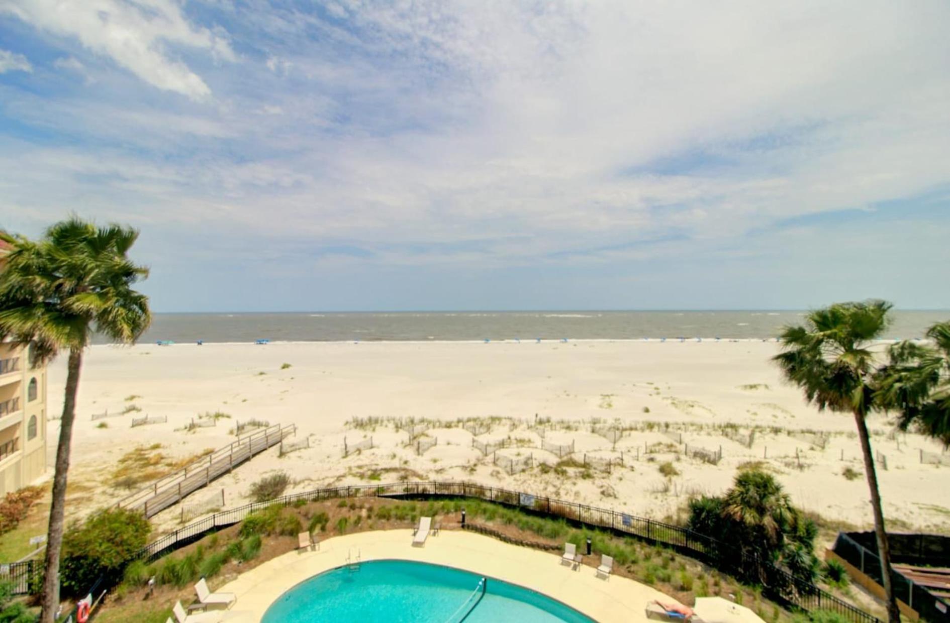 Apartment 417 Seascape By Avantstay Beachfront W Communal Pool Access Isle of Palms
