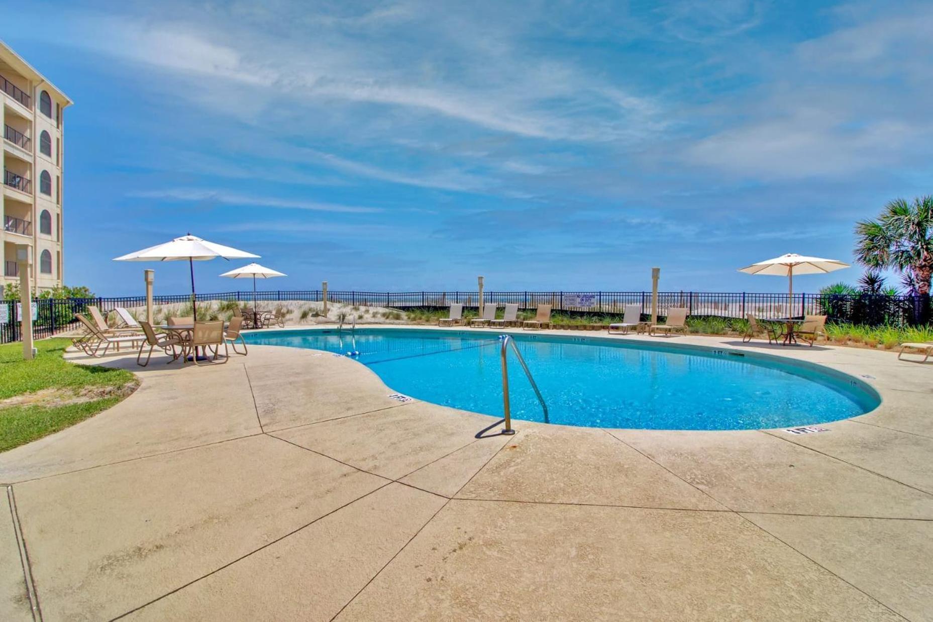 417 Seascape By Avantstay Beachfront W Communal Pool Access Apartment Isle of Palms