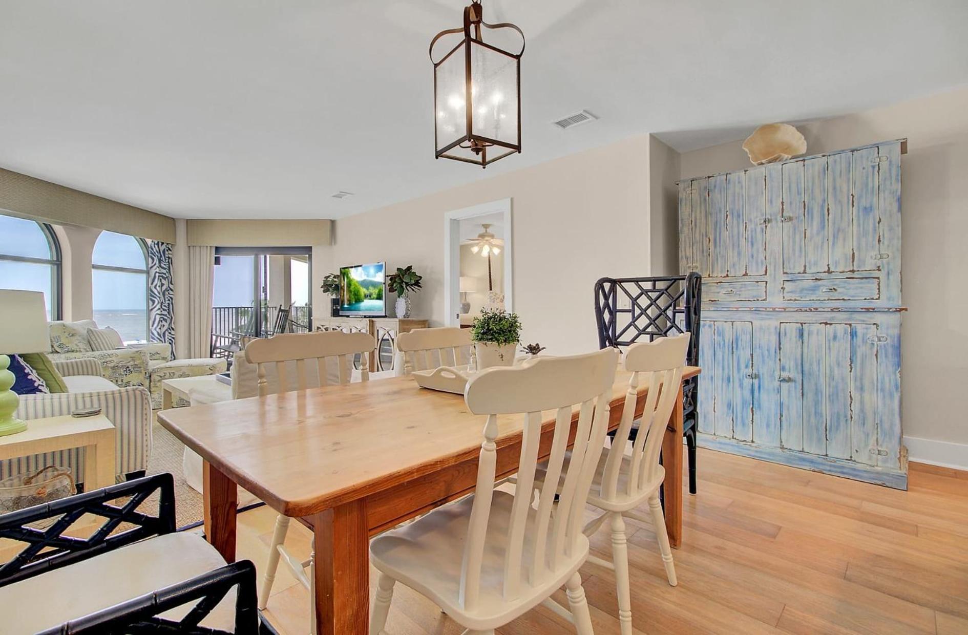 417 Seascape By Avantstay Beachfront W Communal Pool Access Apartment Isle of Palms