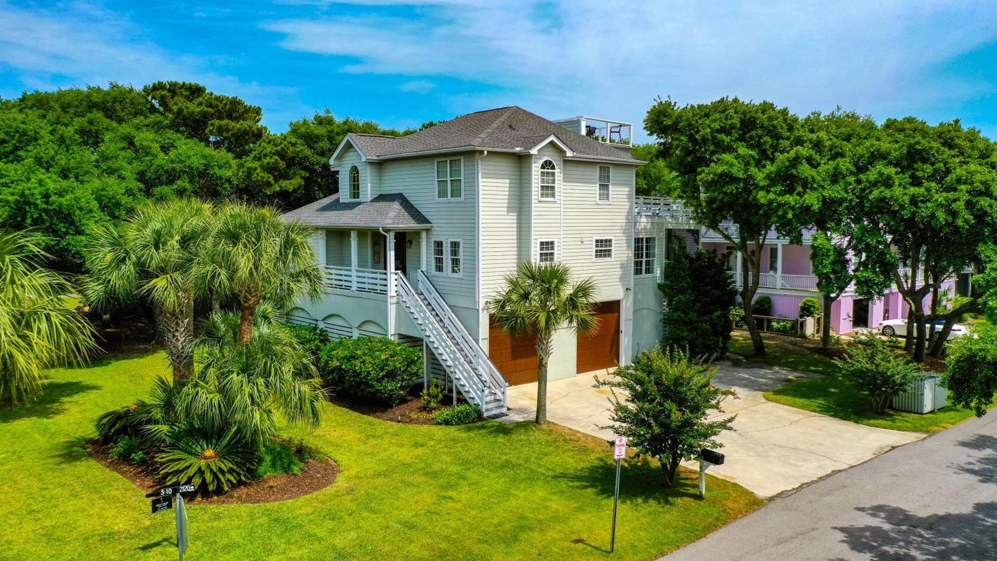 8 53rd Avenue