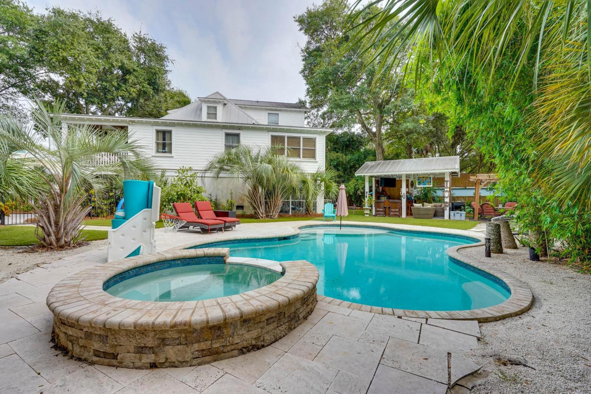 Walk To Gem With Pool And In Isle Of Palms! Isle of Palms