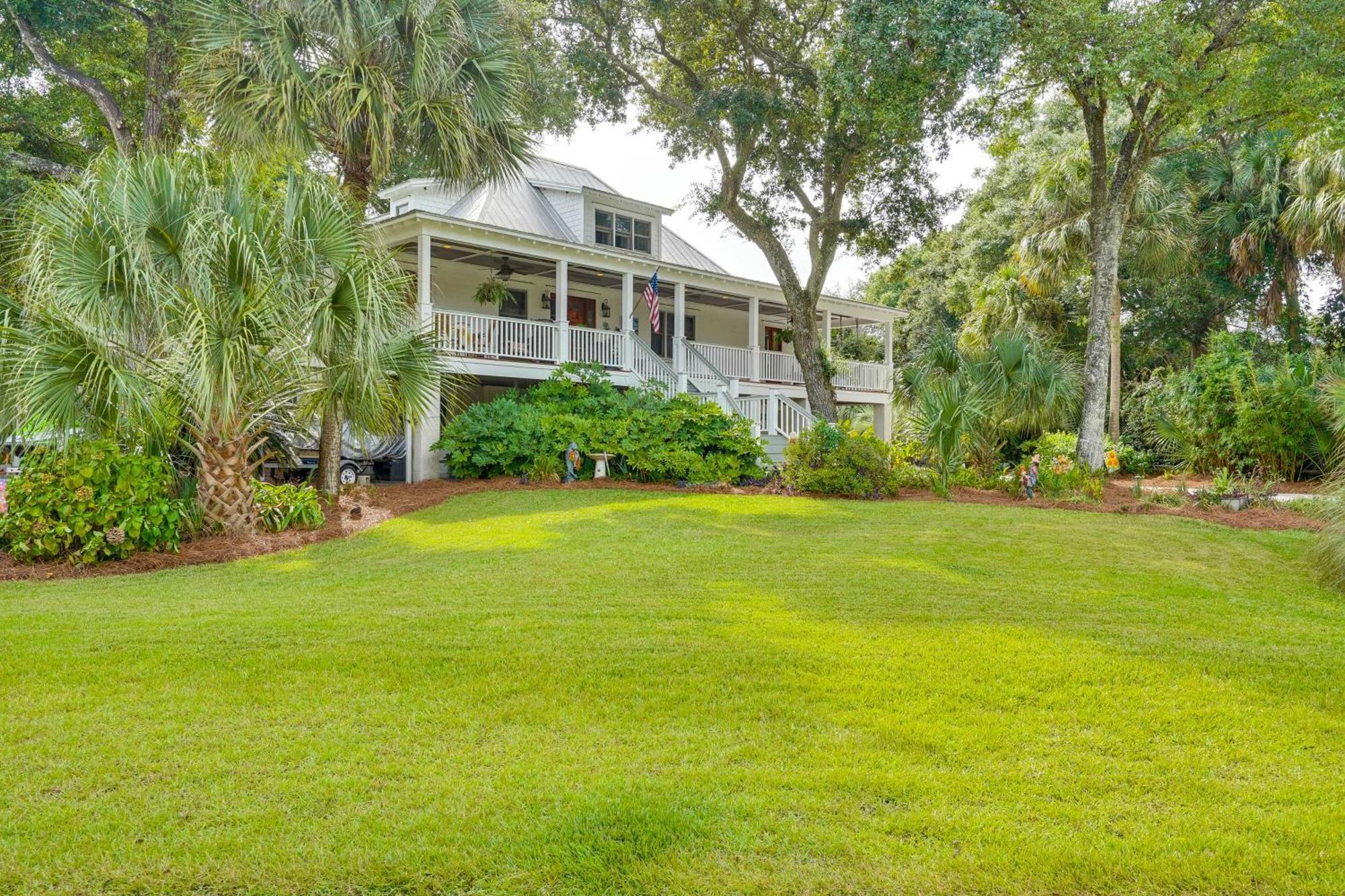 Walk To Gem With Pool And In Isle Of Palms!