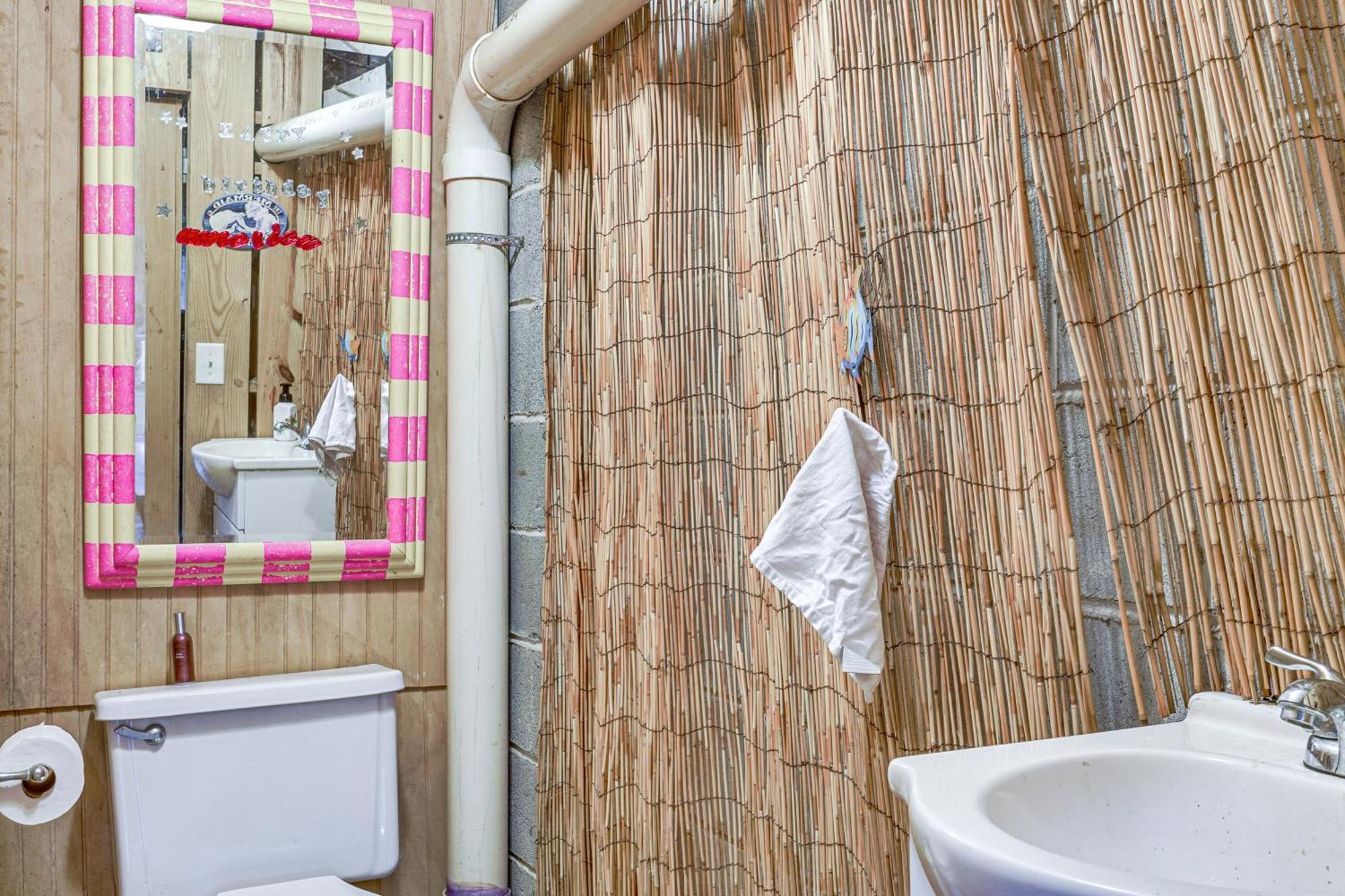 Holiday home Walk To Gem With Pool And In Isle Of Palms! Isle of Palms