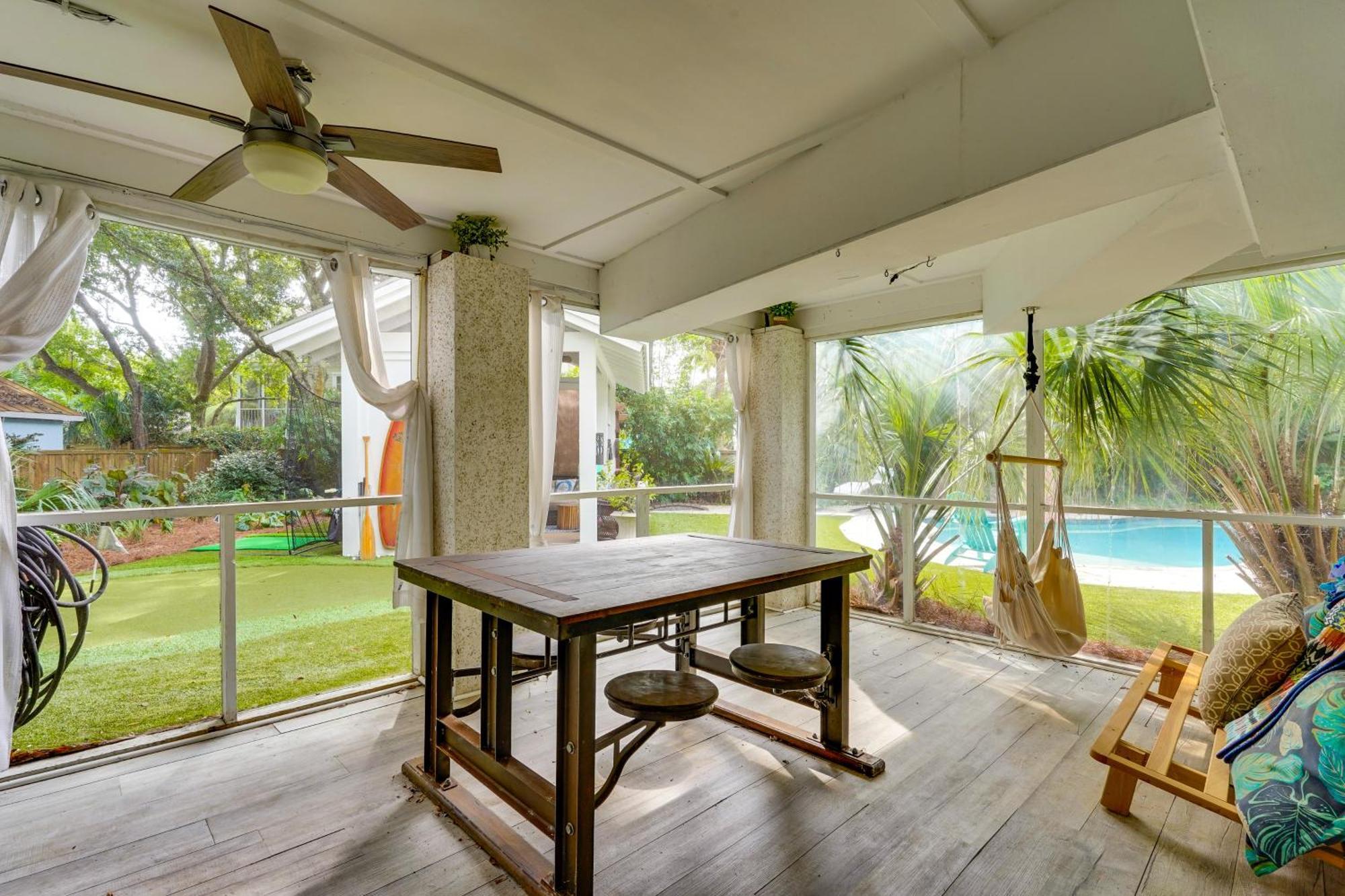 Walk To Gem With Pool And In Isle Of Palms! *