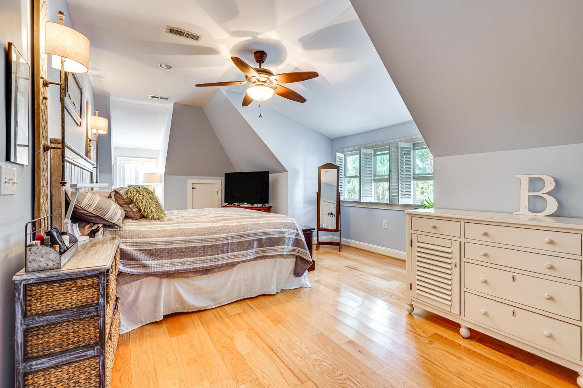Walk To Gem With Pool And In Isle Of Palms! * Isle of Palms