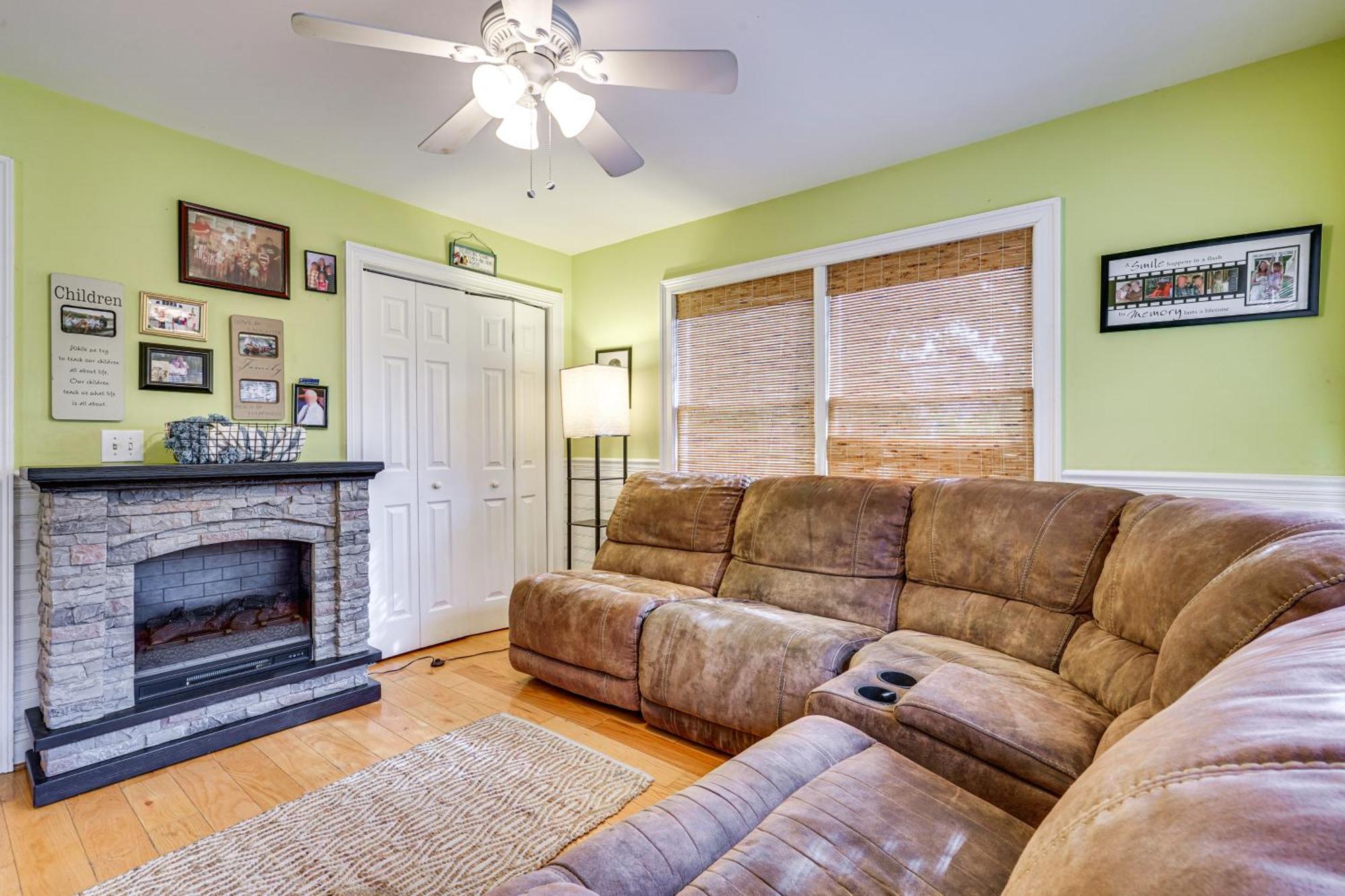 Walk To Gem With Pool And In Isle Of Palms!