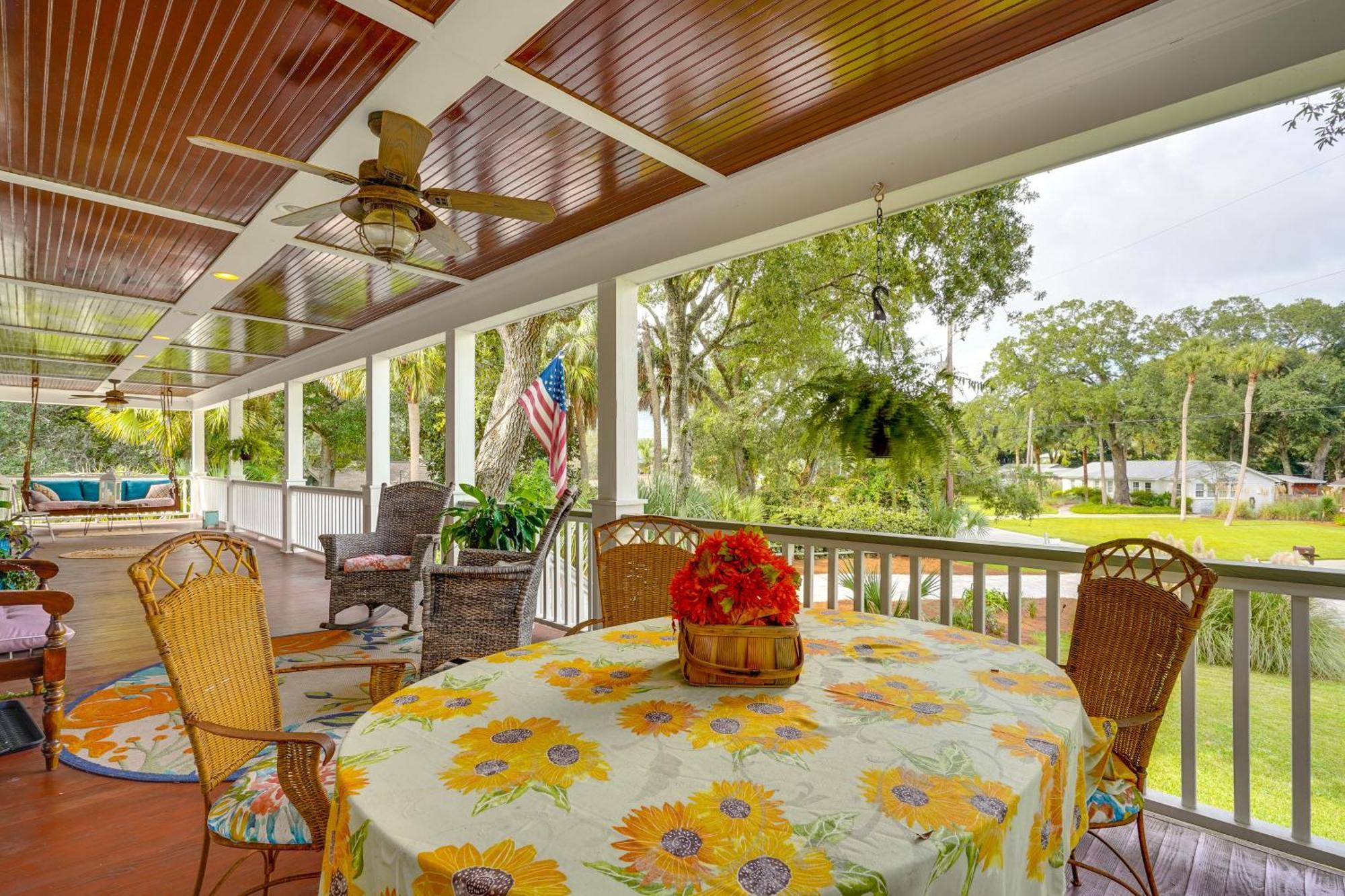 Walk To Gem With Pool And In Isle Of Palms!