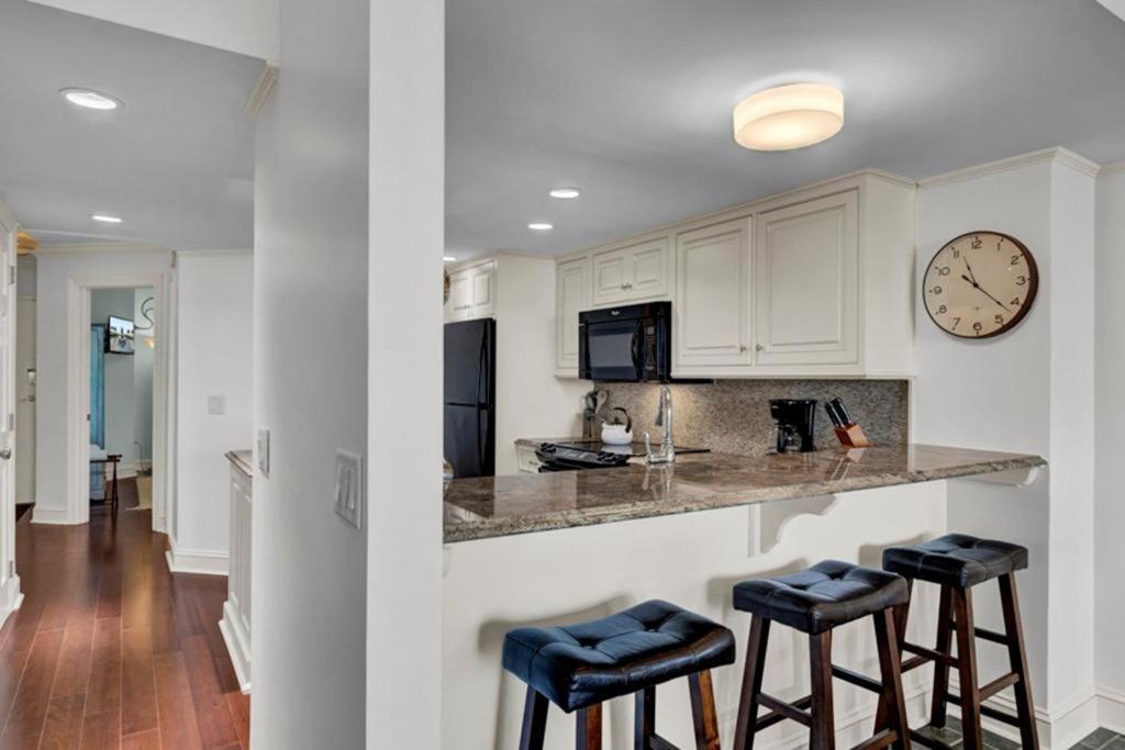 Holiday home Shipwatch 408a By Wild Dunes, Oceanfront