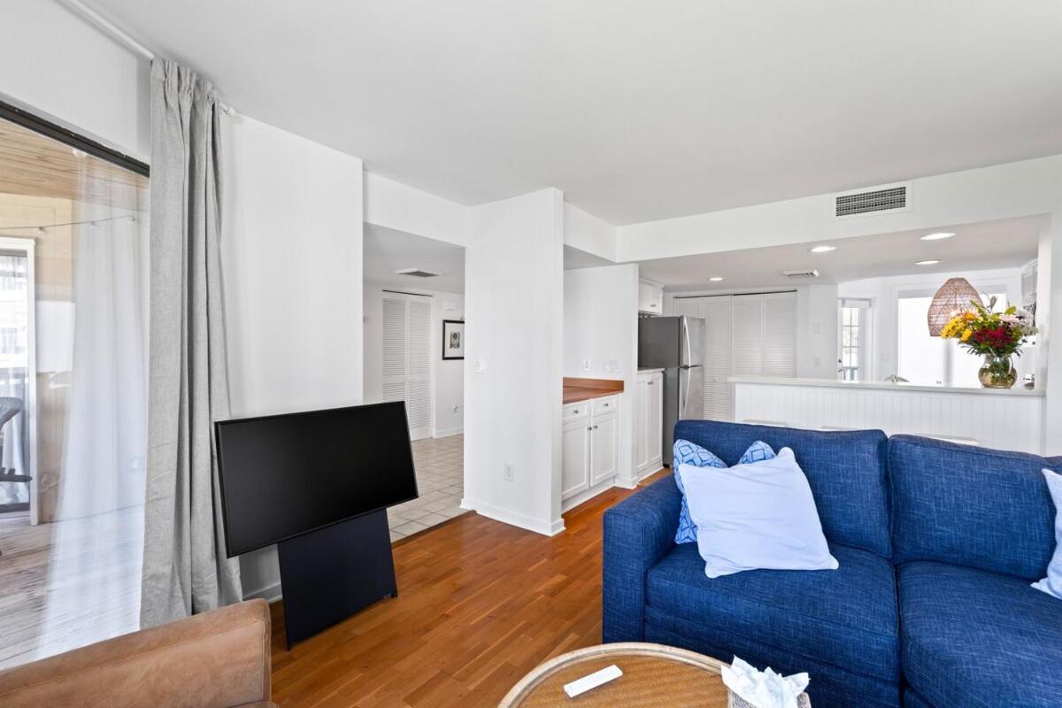 Apartment Tidewater H104 - Walkout! Ocean! Pool!