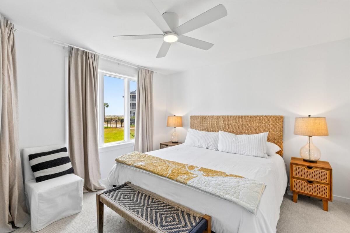 Apartment Tidewater H104 - Walkout! Ocean! Pool!