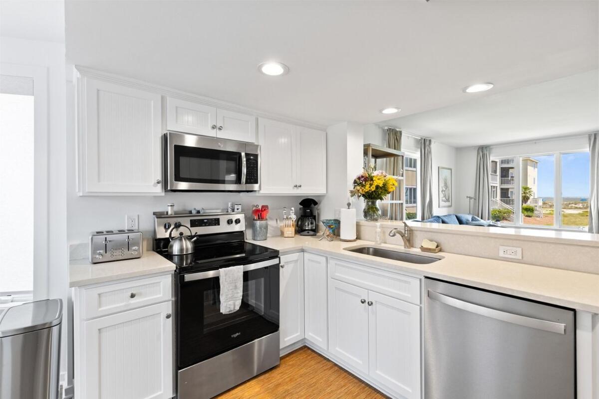 Tidewater H104 - Walkout! Ocean! Pool! *