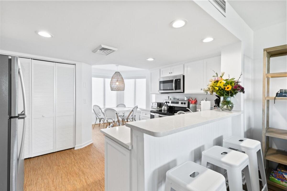 Apartment Tidewater H104 - Walkout! Ocean! Pool! Isle of Palms