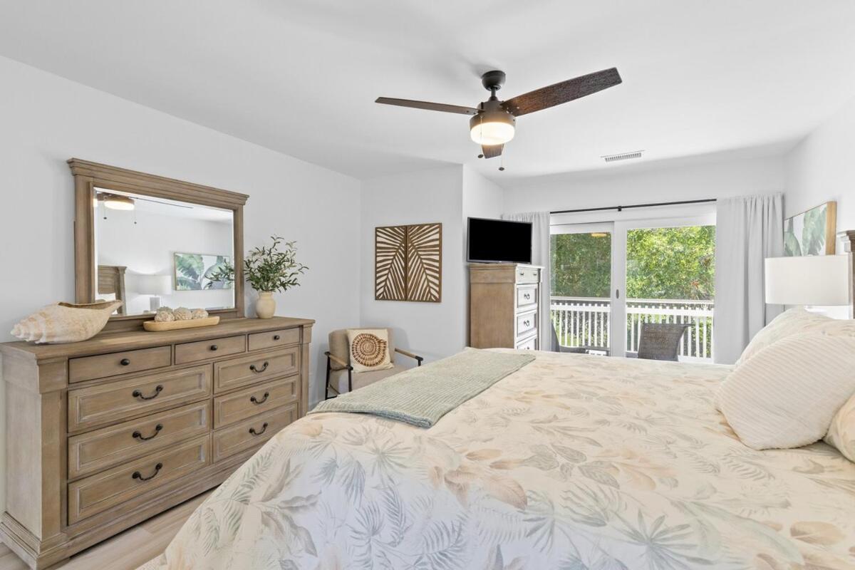 Fairway Dunes 11 - Immaculate Remodel! Pickleball!