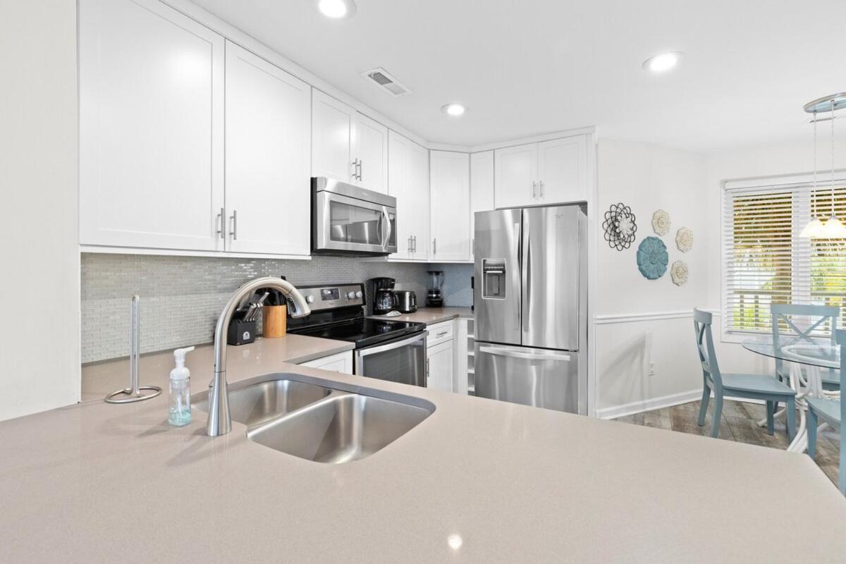 New! Tidewater I203 - Ocean View! Screen Porch! Apartment