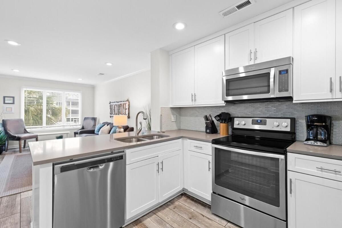 New! Tidewater I203 - Ocean View! Screen Porch! Apartment *