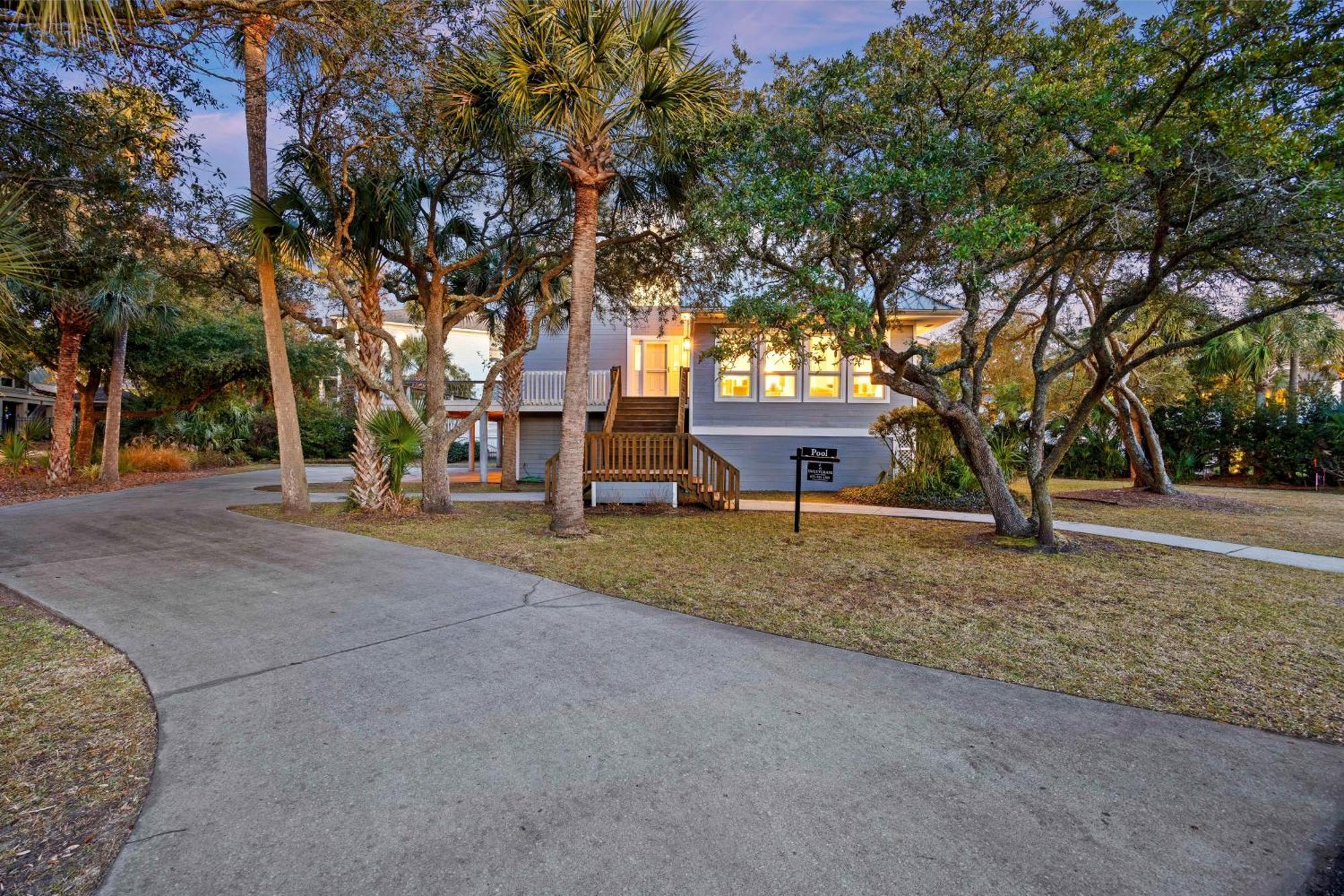 4 53rd Avenue