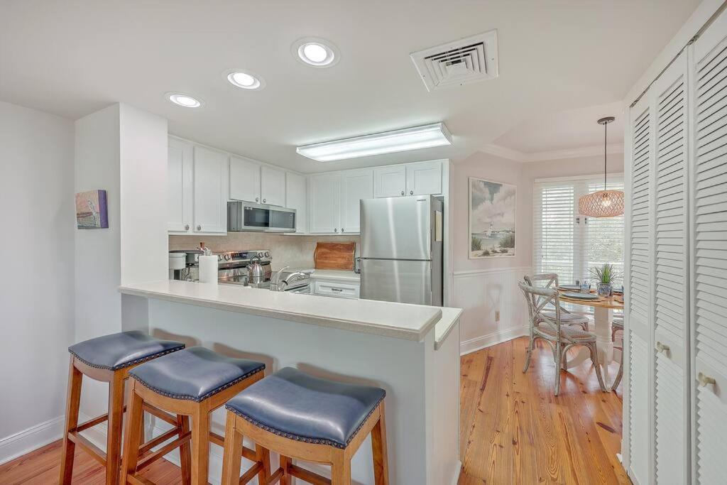 New Listing! Port O' Call E203-luxury Ocean View! *