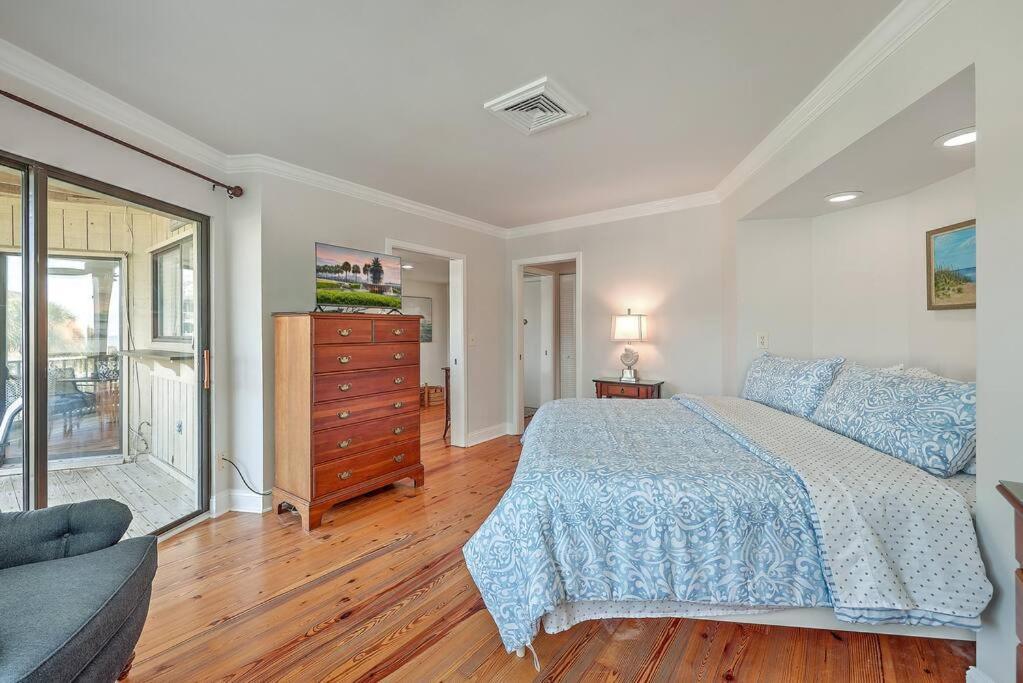 New Listing! Port O' Call E203-luxury Ocean View!