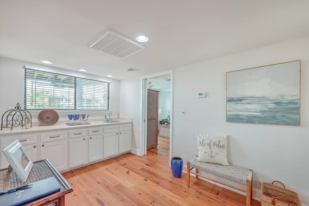 Apartment New Listing! Port O' Call E203-luxury Ocean View! Isle of Palms