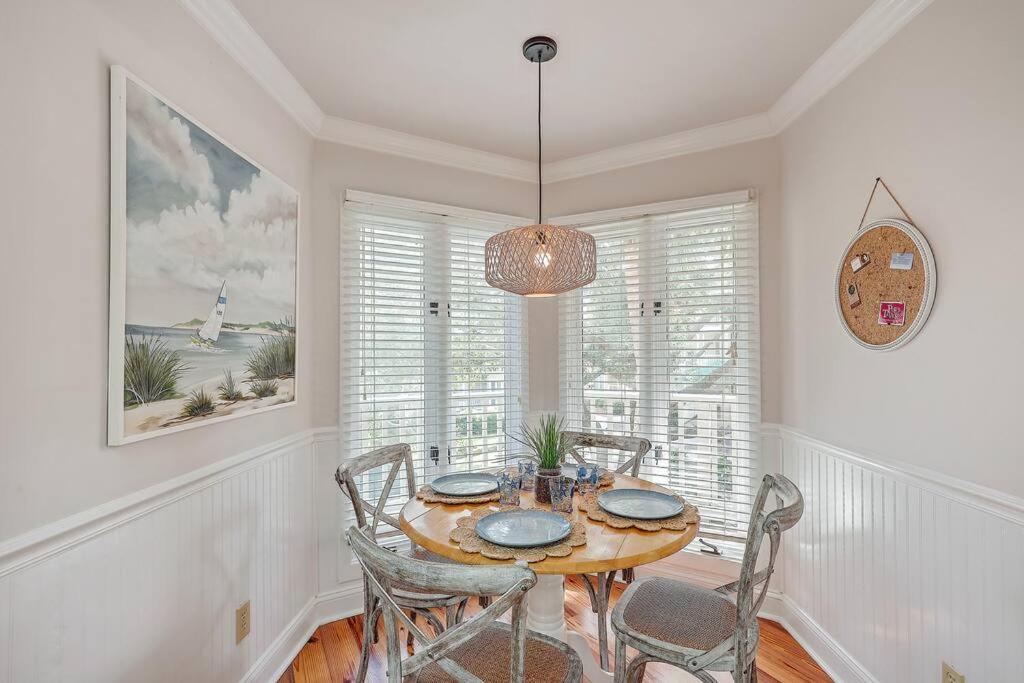 New Listing! Port O' Call E203-luxury Ocean View! Apartment *