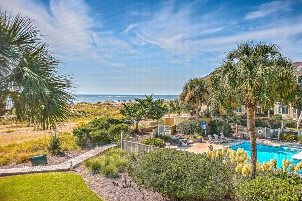 New Listing! Port O' Call E203-luxury Ocean View! * Isle of Palms