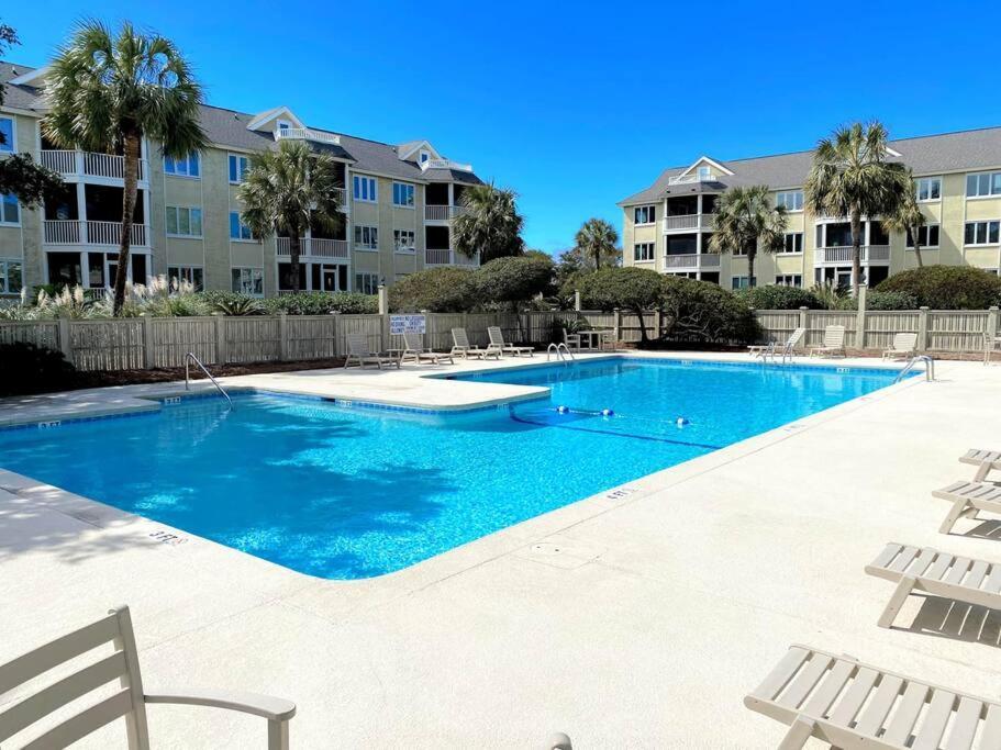New Listing! Port O' Call E203-luxury Ocean View! Isle of Palms